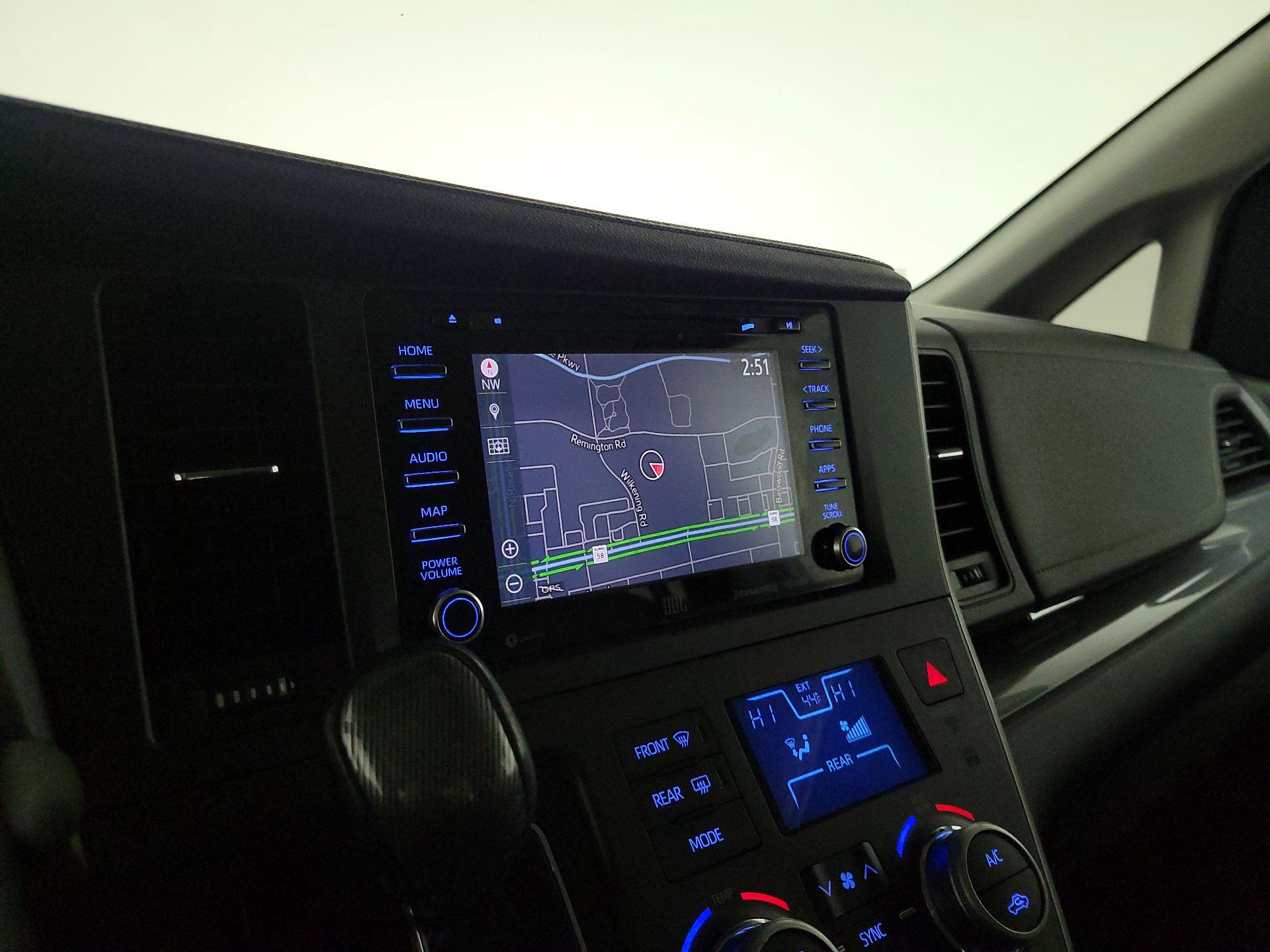 Thumbnail: 2020 Toyota Sienna - 14