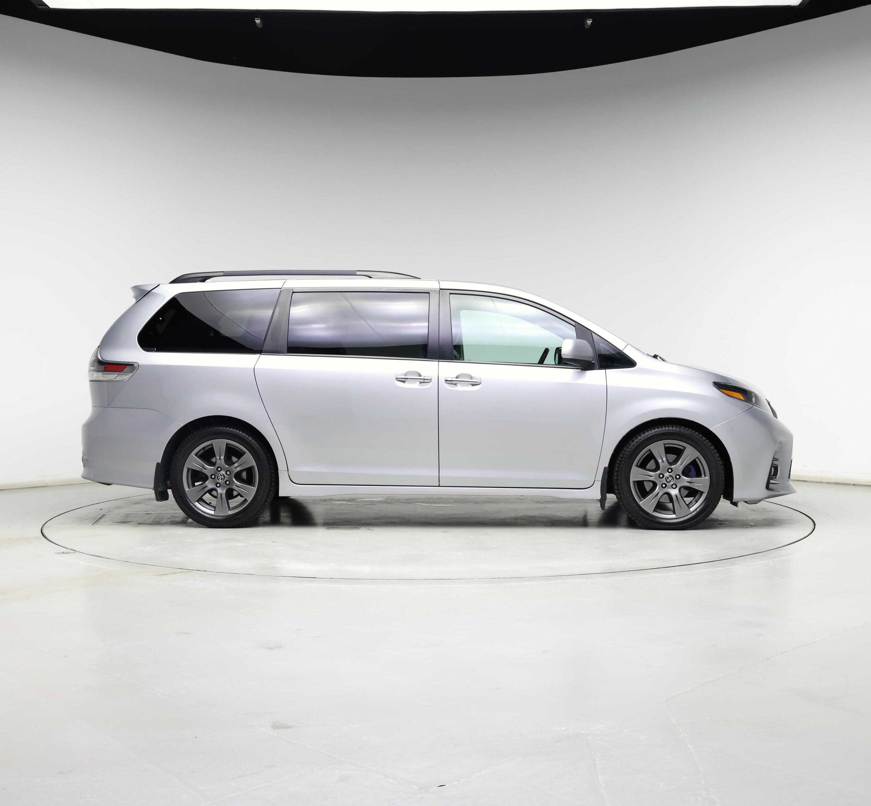 Thumbnail: 2020 Toyota Sienna - 7