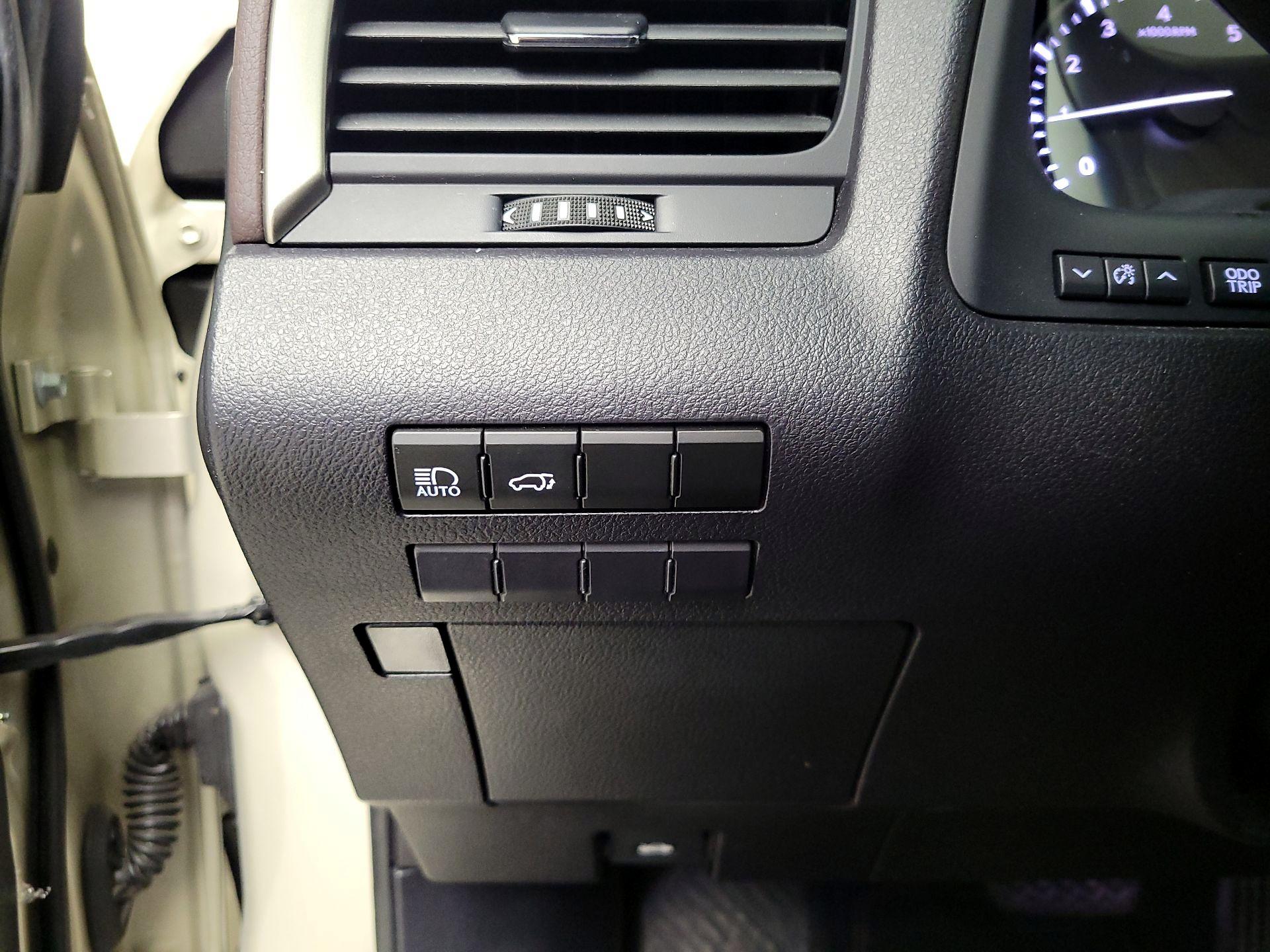 Thumbnail: 2016 Lexus RX - 13