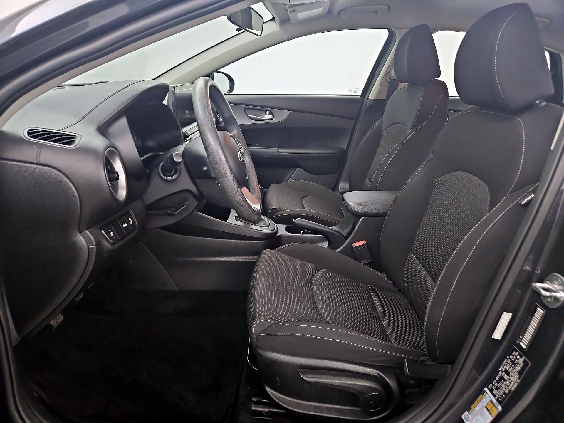 Thumbnail: 2019 Kia Forte - 11