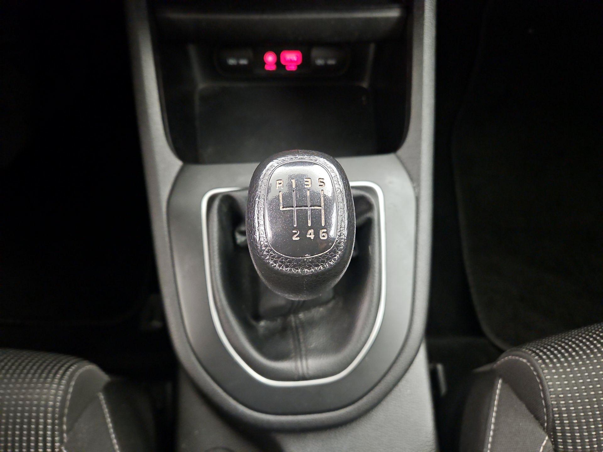 Thumbnail: 2019 Kia Forte - 17