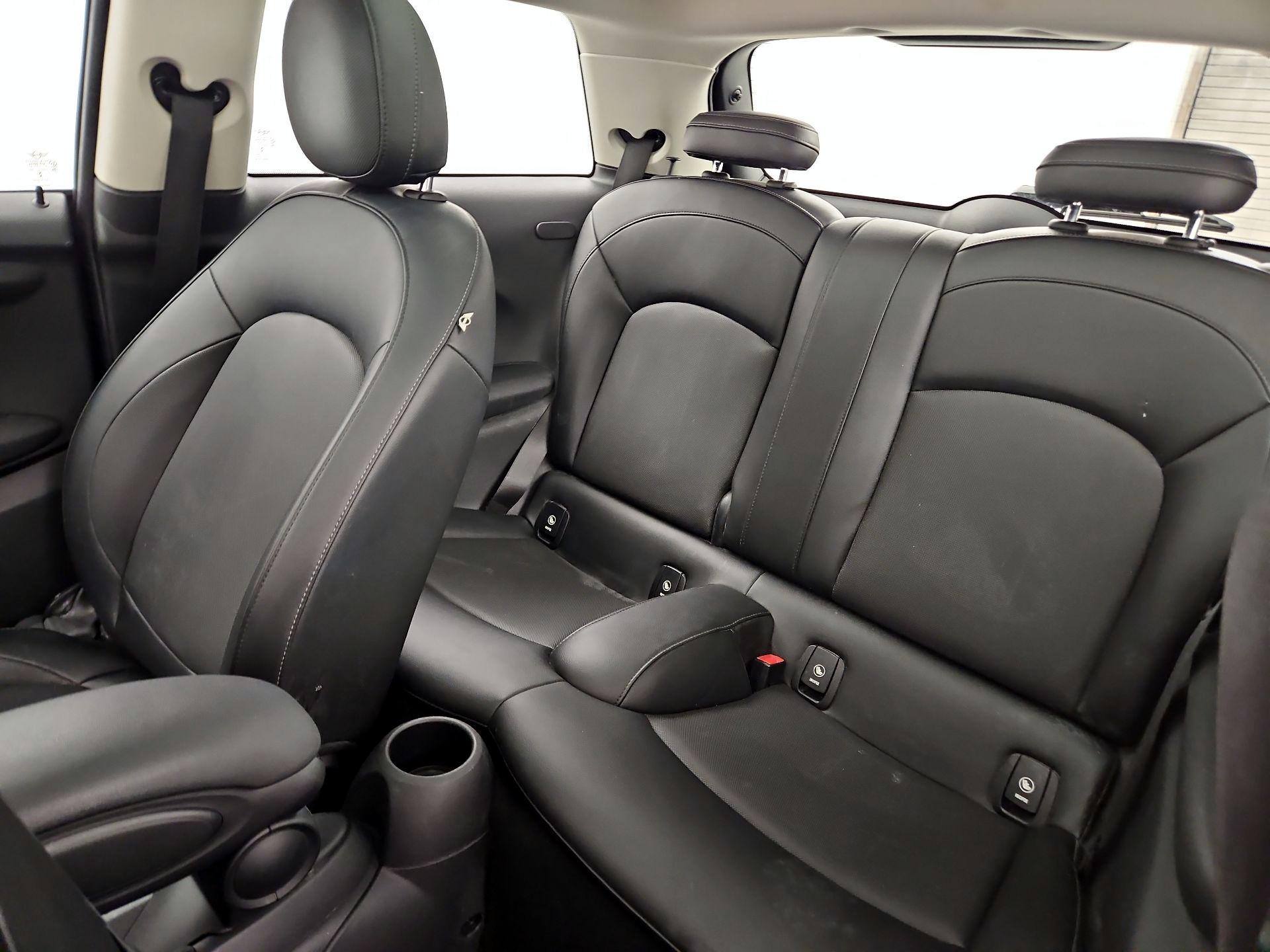 Thumbnail: 2015 MINI Cooper Hardtop - 19