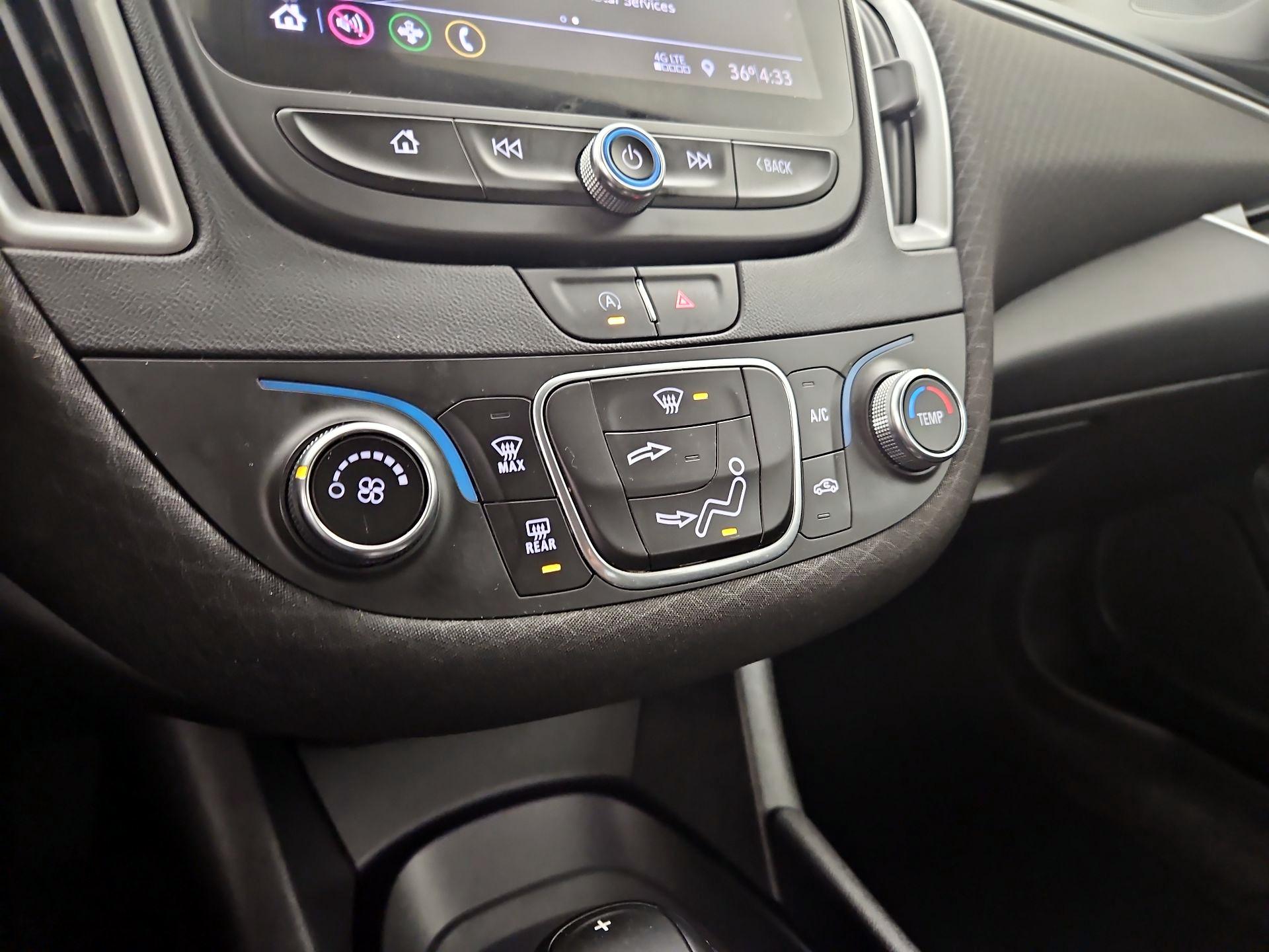 Thumbnail: 2020 Chevrolet Malibu - 16