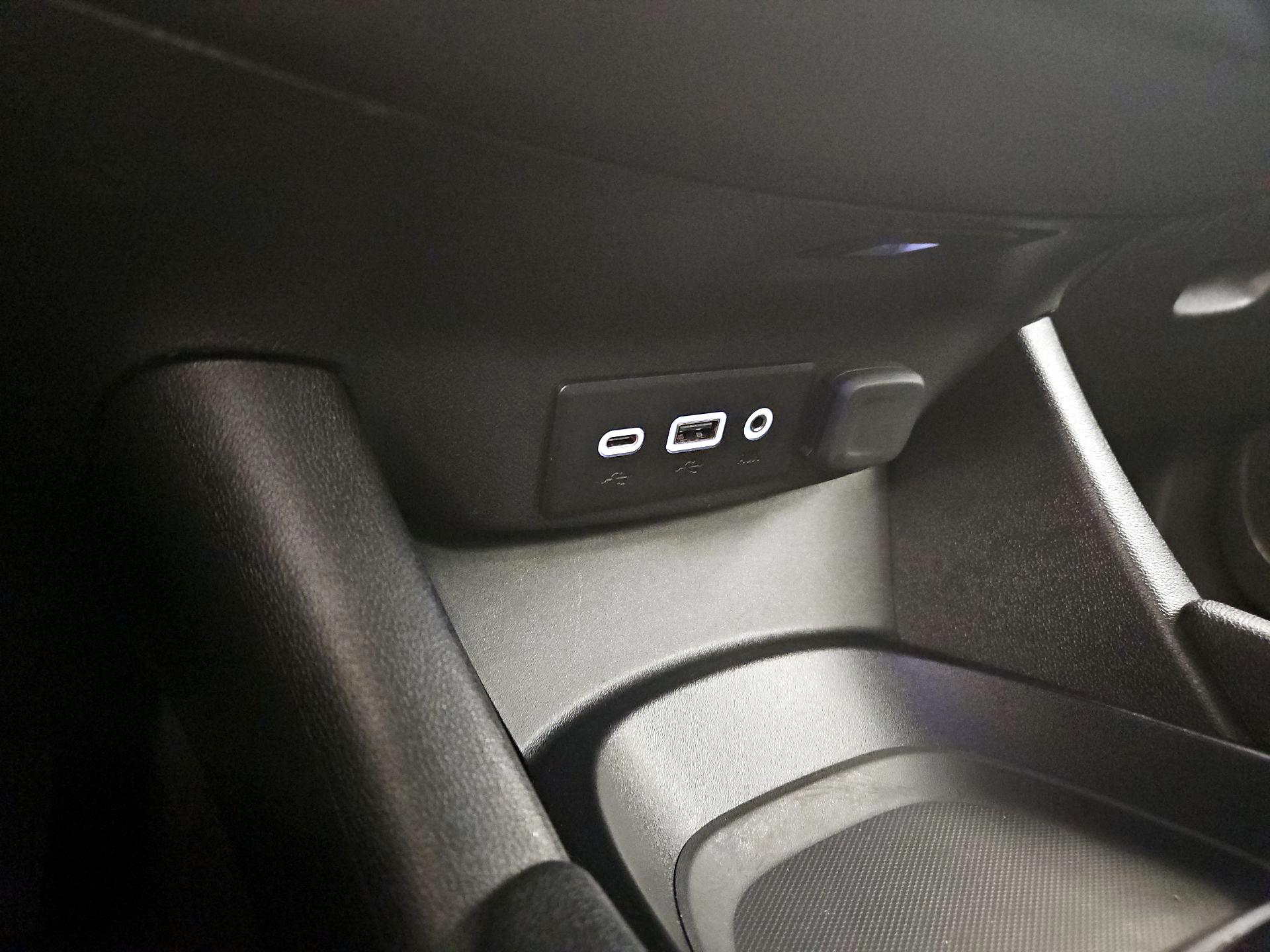 Thumbnail: 2020 Chevrolet Malibu - 18