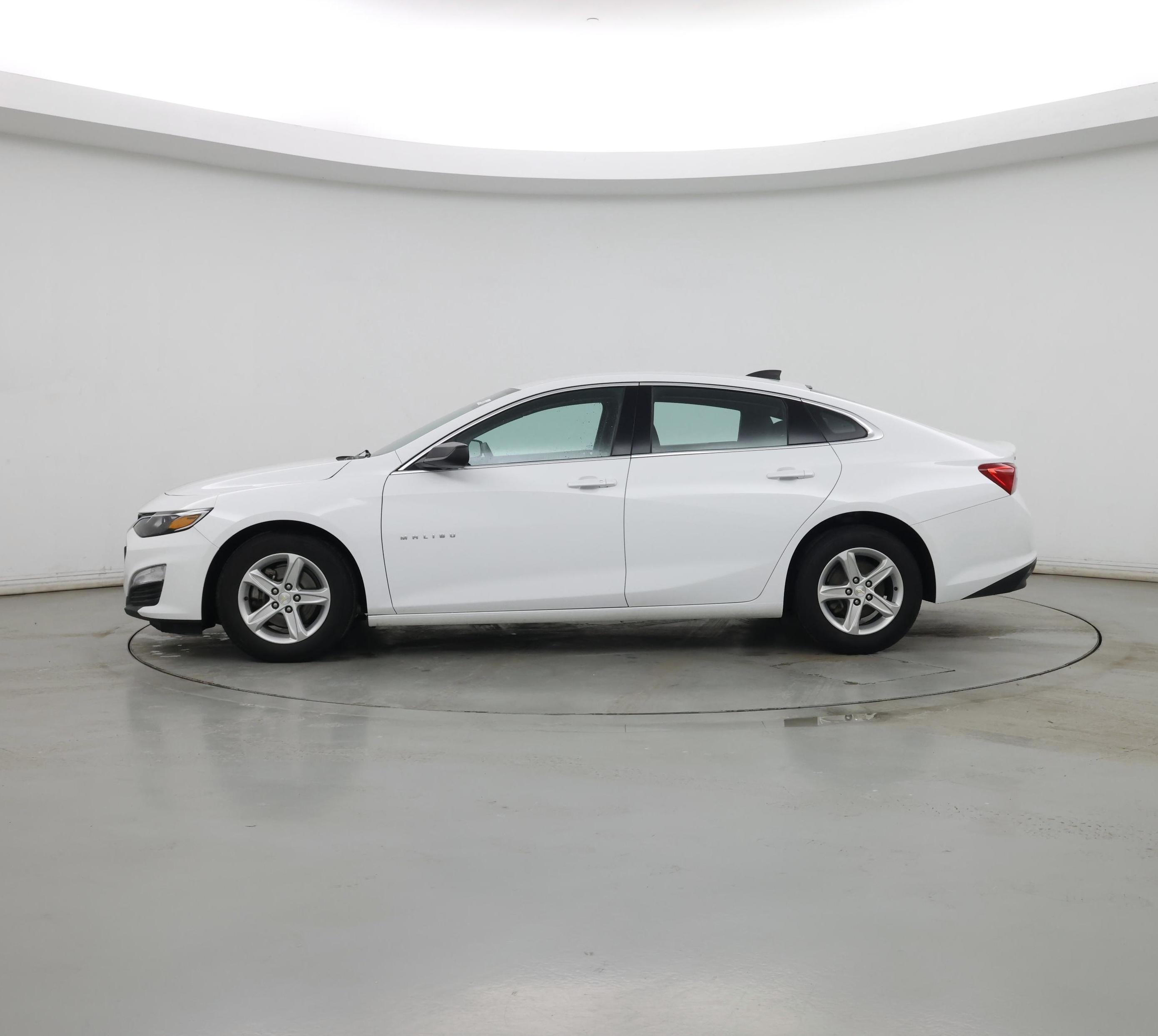 Thumbnail: 2020 Chevrolet Malibu - 3