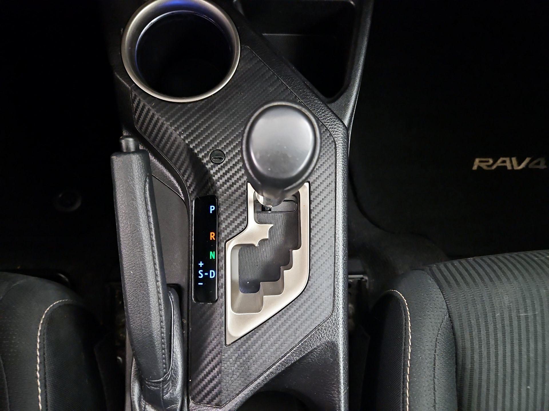 Thumbnail: 2015 Toyota RAV4 - 17