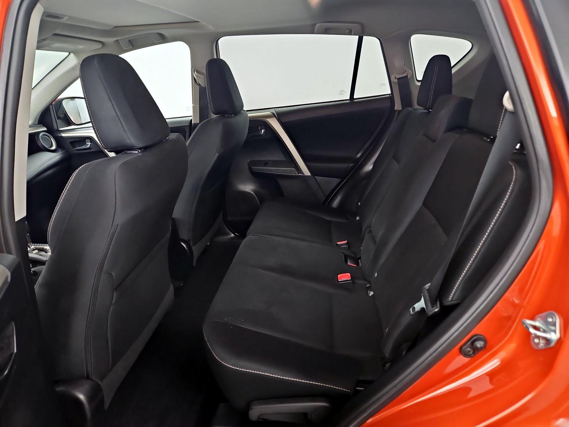 Thumbnail: 2015 Toyota RAV4 - 20