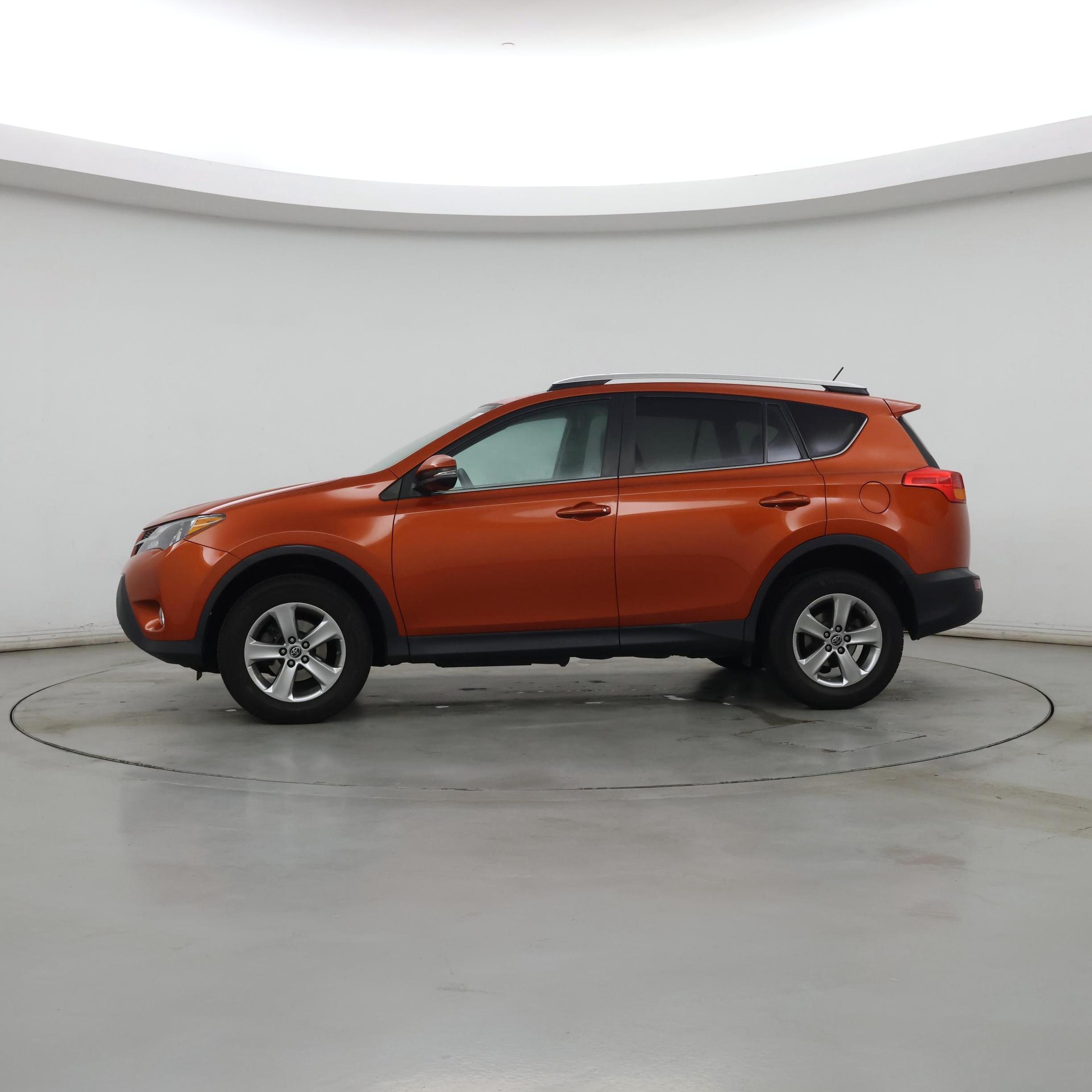 Thumbnail: 2015 Toyota RAV4 - 3