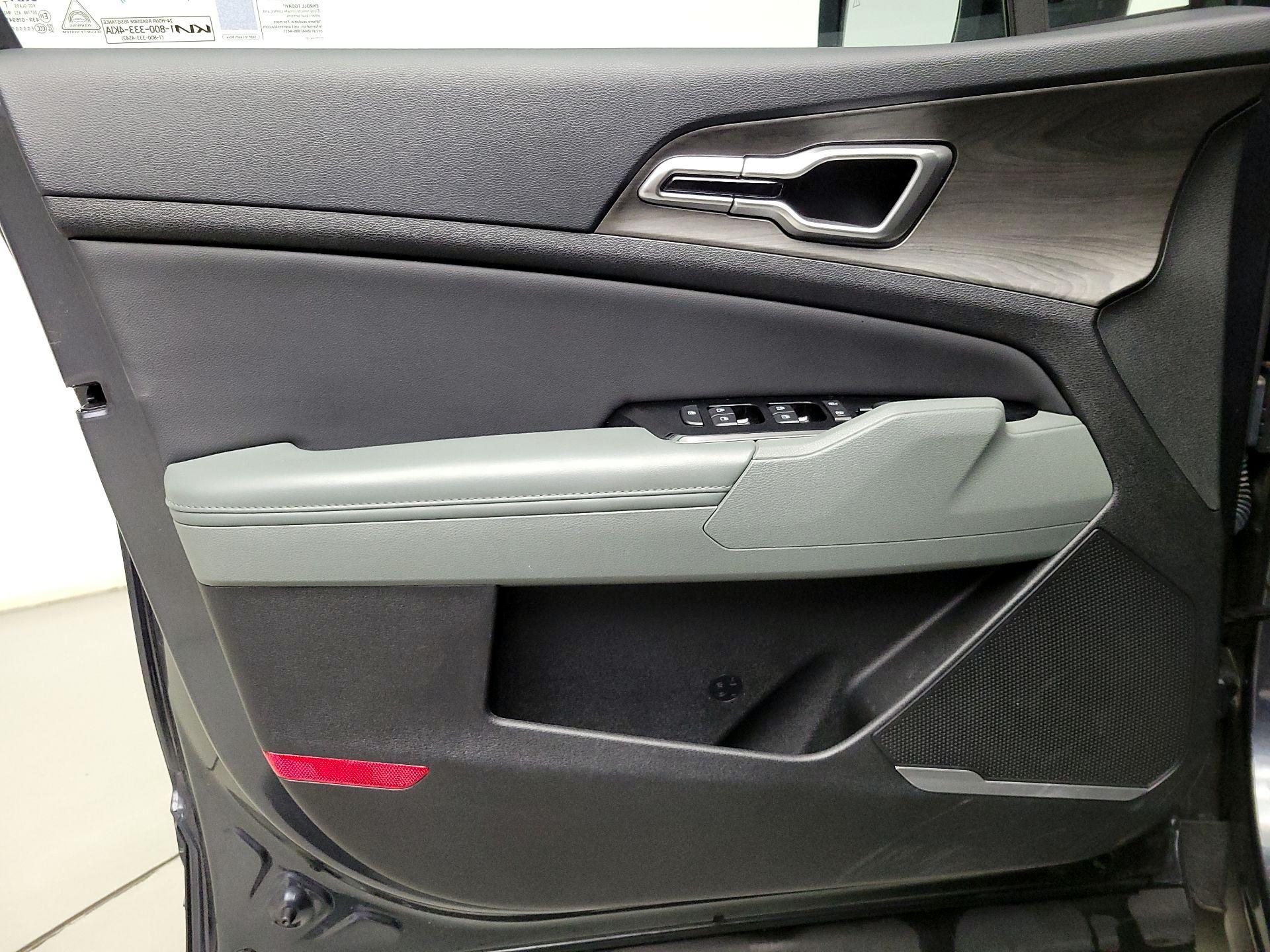 Thumbnail: 2023 Kia Sportage - 12