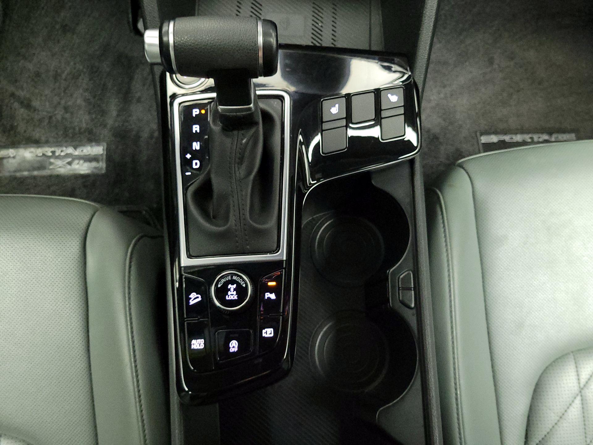 Thumbnail: 2023 Kia Sportage - 18