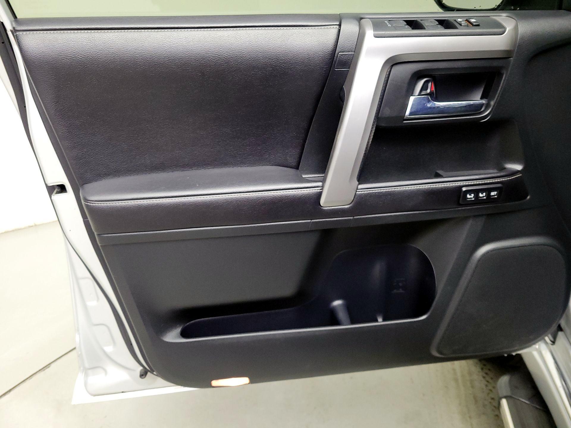 Thumbnail: 2017 Toyota 4Runner - 12