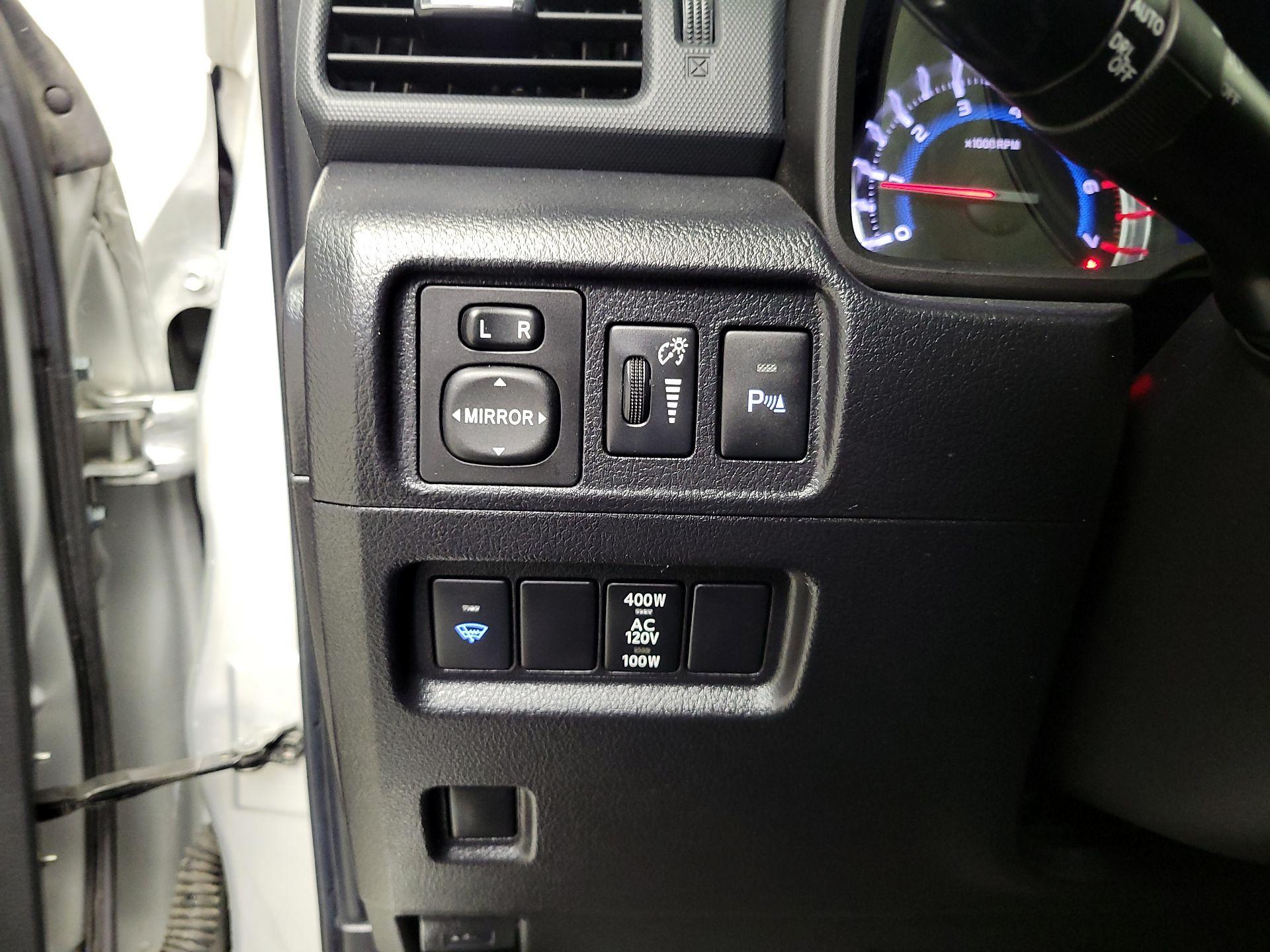 Thumbnail: 2017 Toyota 4Runner - 13