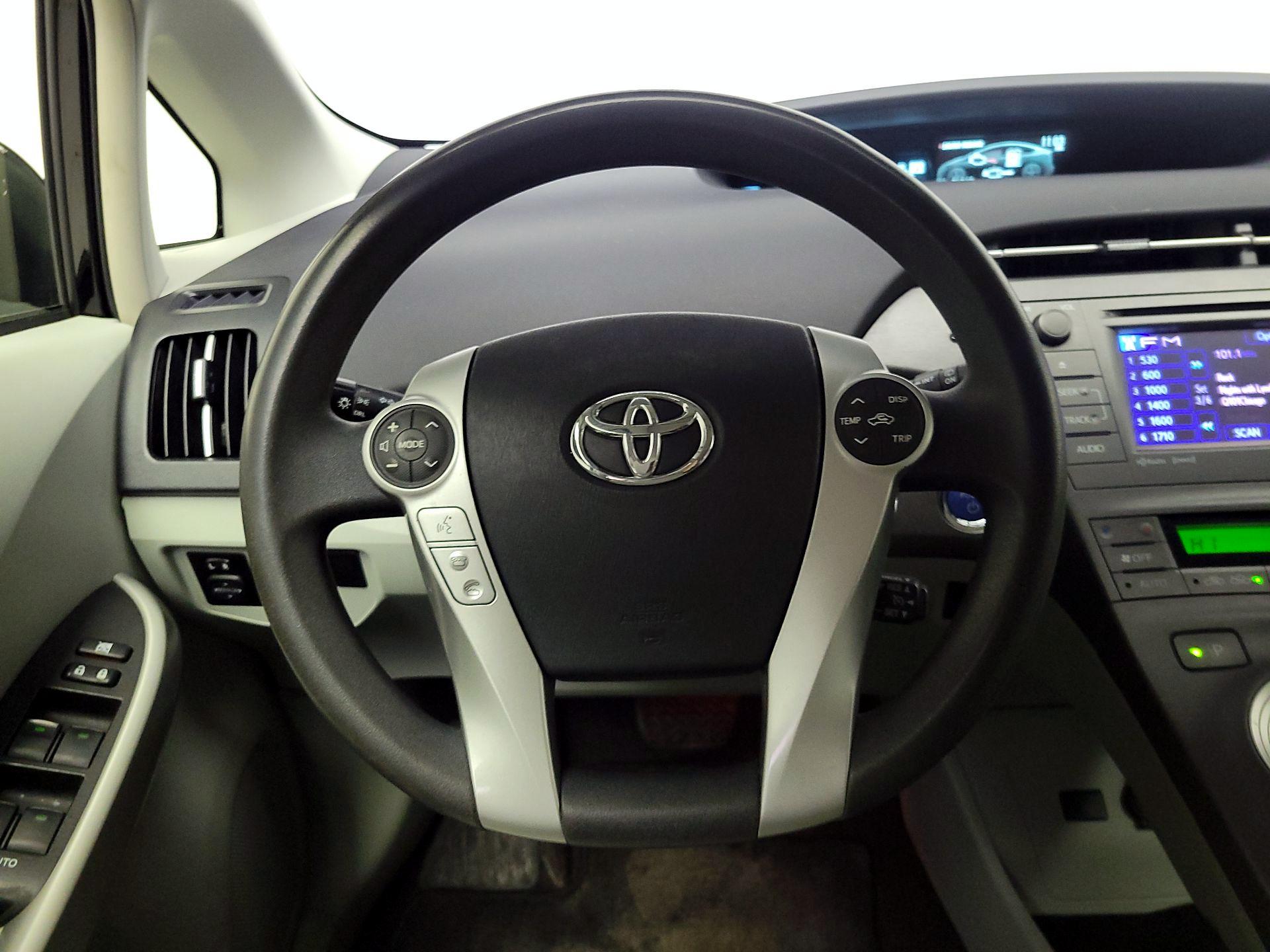 Thumbnail: 2015 Toyota Prius - 10