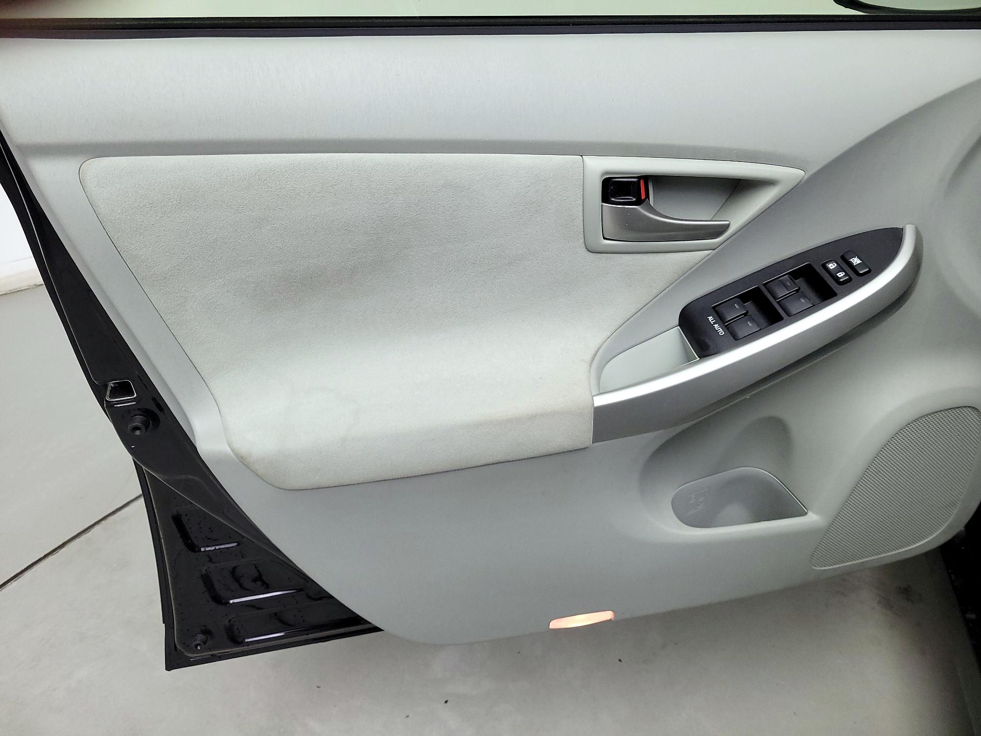 Thumbnail: 2015 Toyota Prius - 12