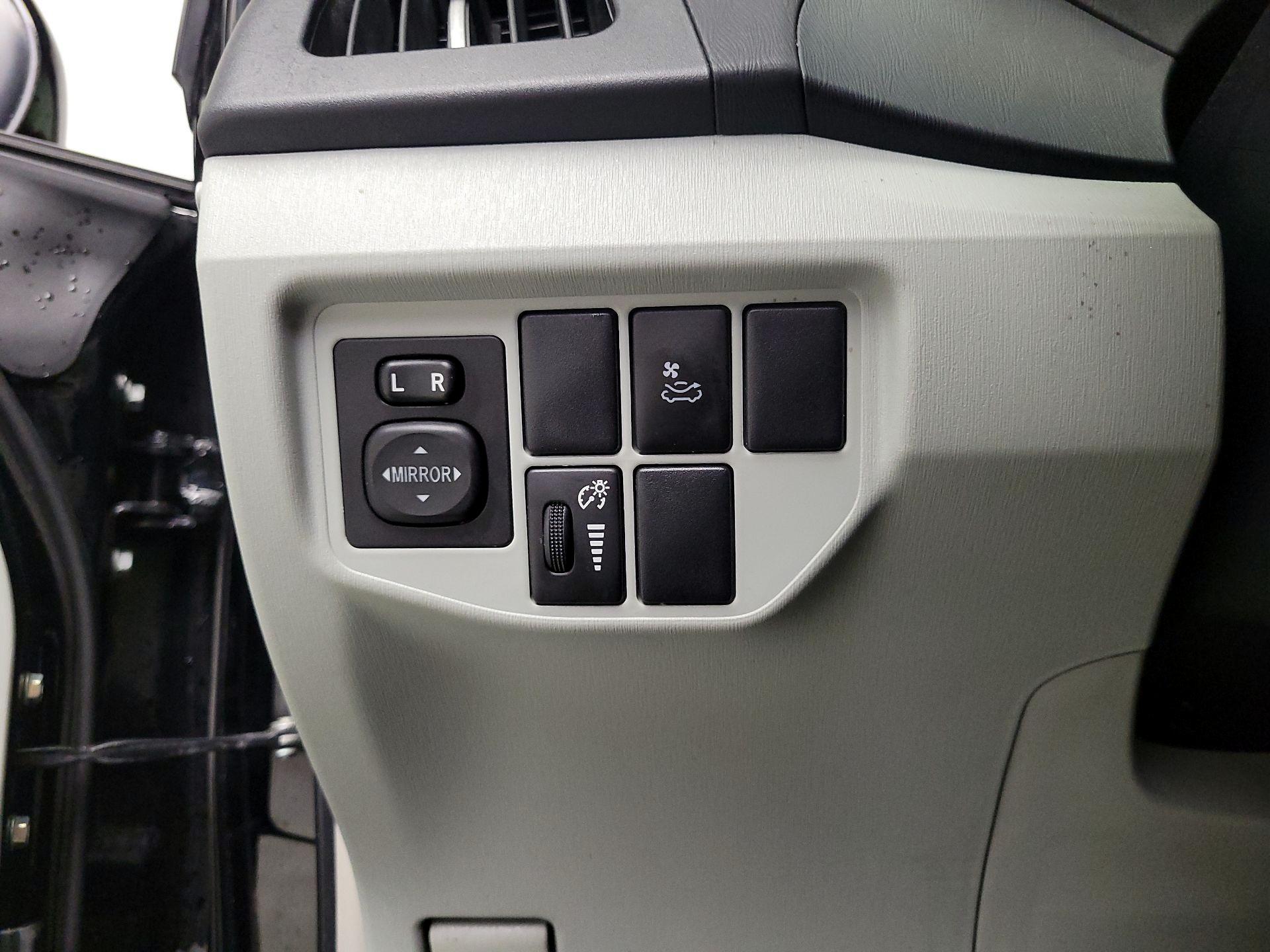 Thumbnail: 2015 Toyota Prius - 13