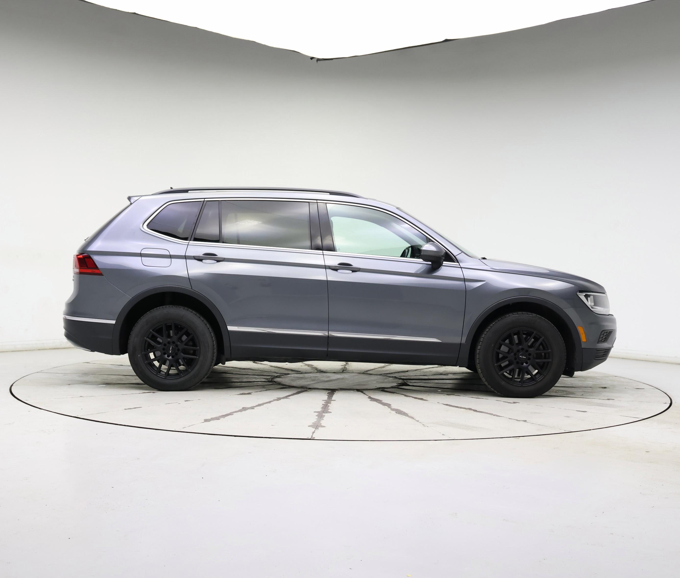Thumbnail: 2018 Volkswagen Tiguan - 7