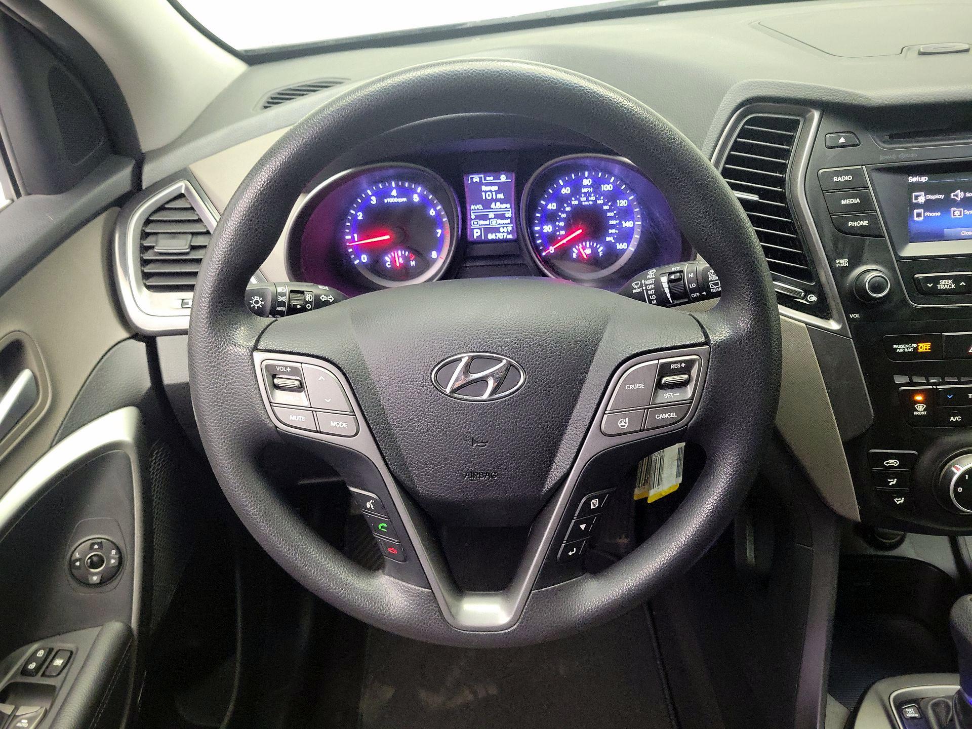 Thumbnail: 2016 Hyundai Santa Fe - 10