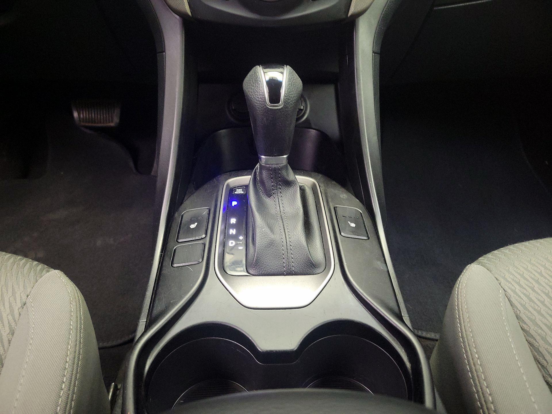 Thumbnail: 2016 Hyundai Santa Fe - 17