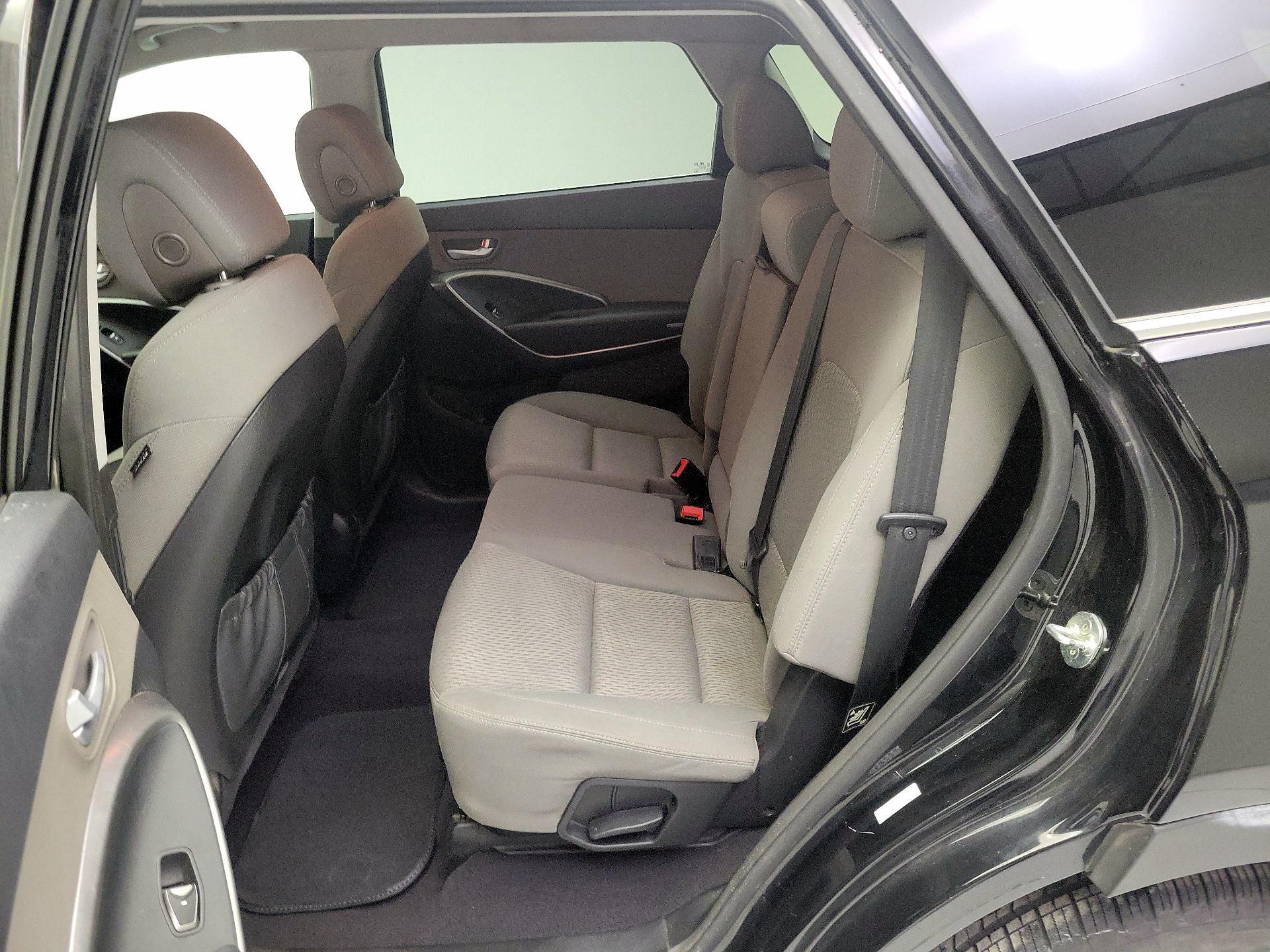 Thumbnail: 2016 Hyundai Santa Fe - 19