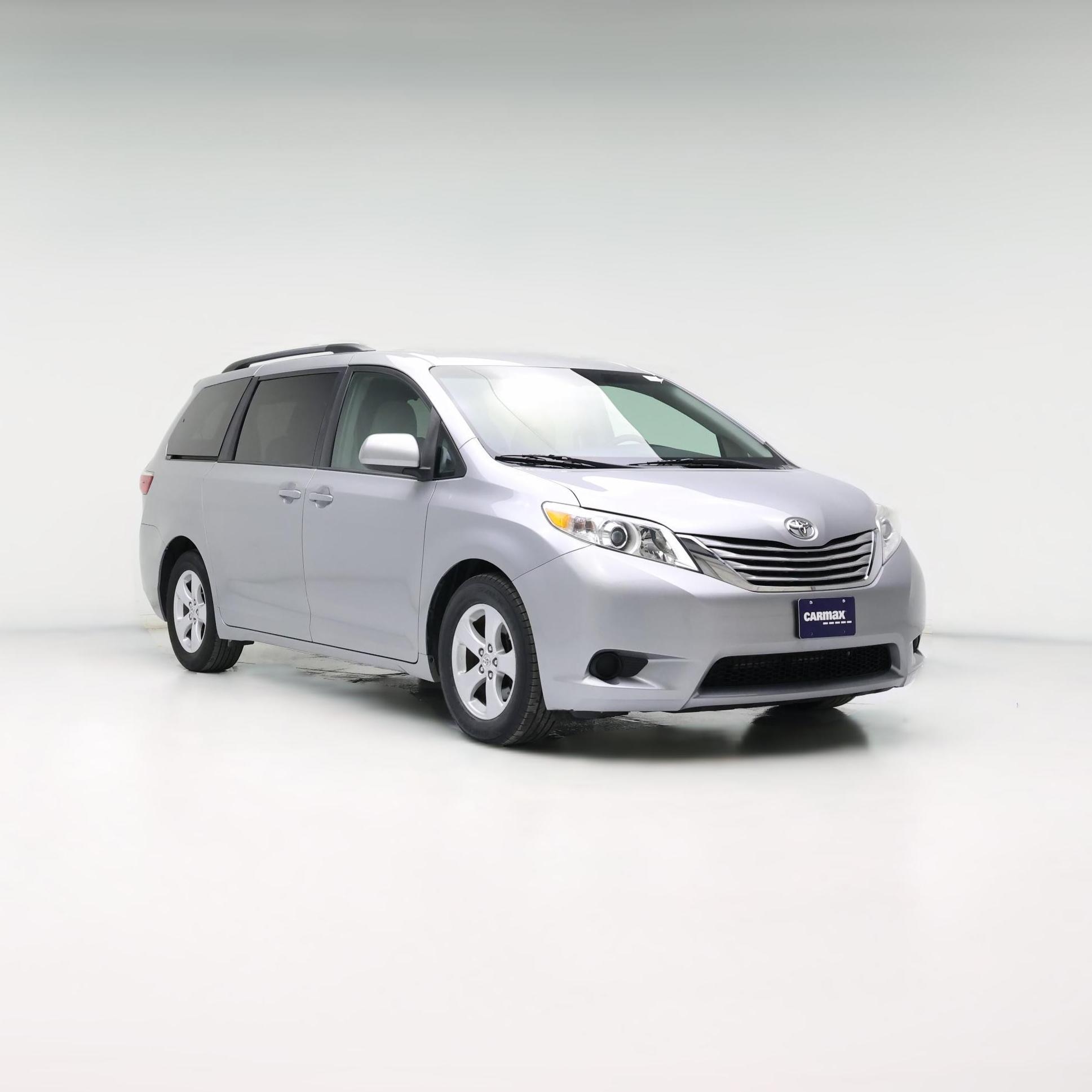 Thumbnail: 2015 Toyota Sienna - 1
