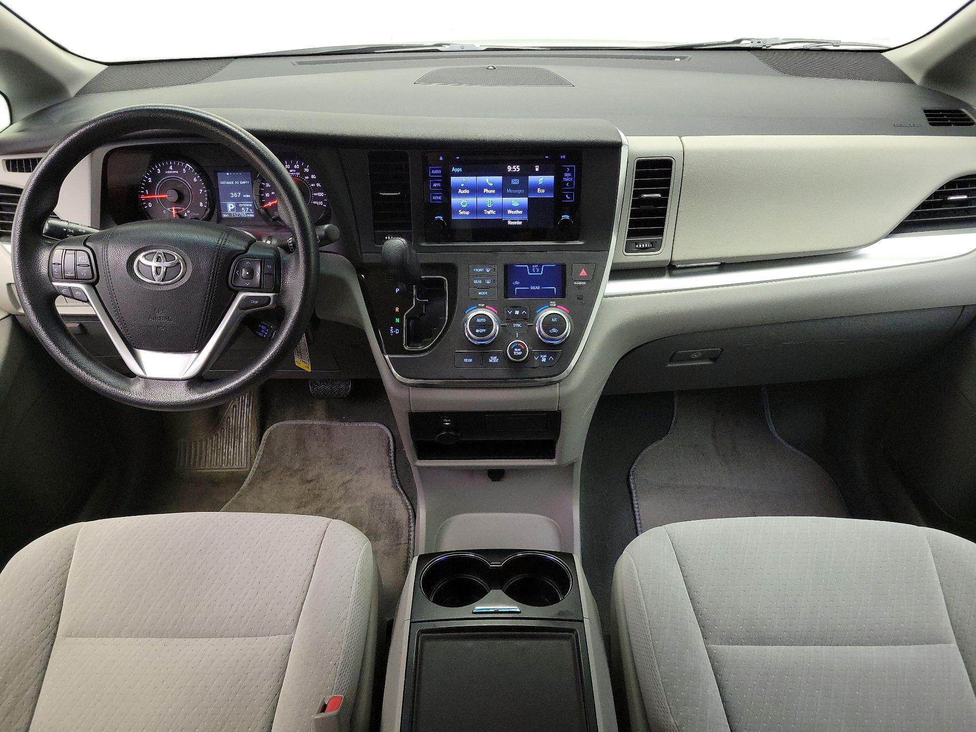 Thumbnail: 2015 Toyota Sienna - 9