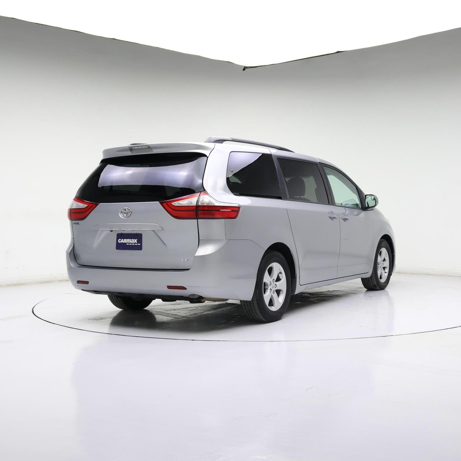 Thumbnail: 2015 Toyota Sienna - 8