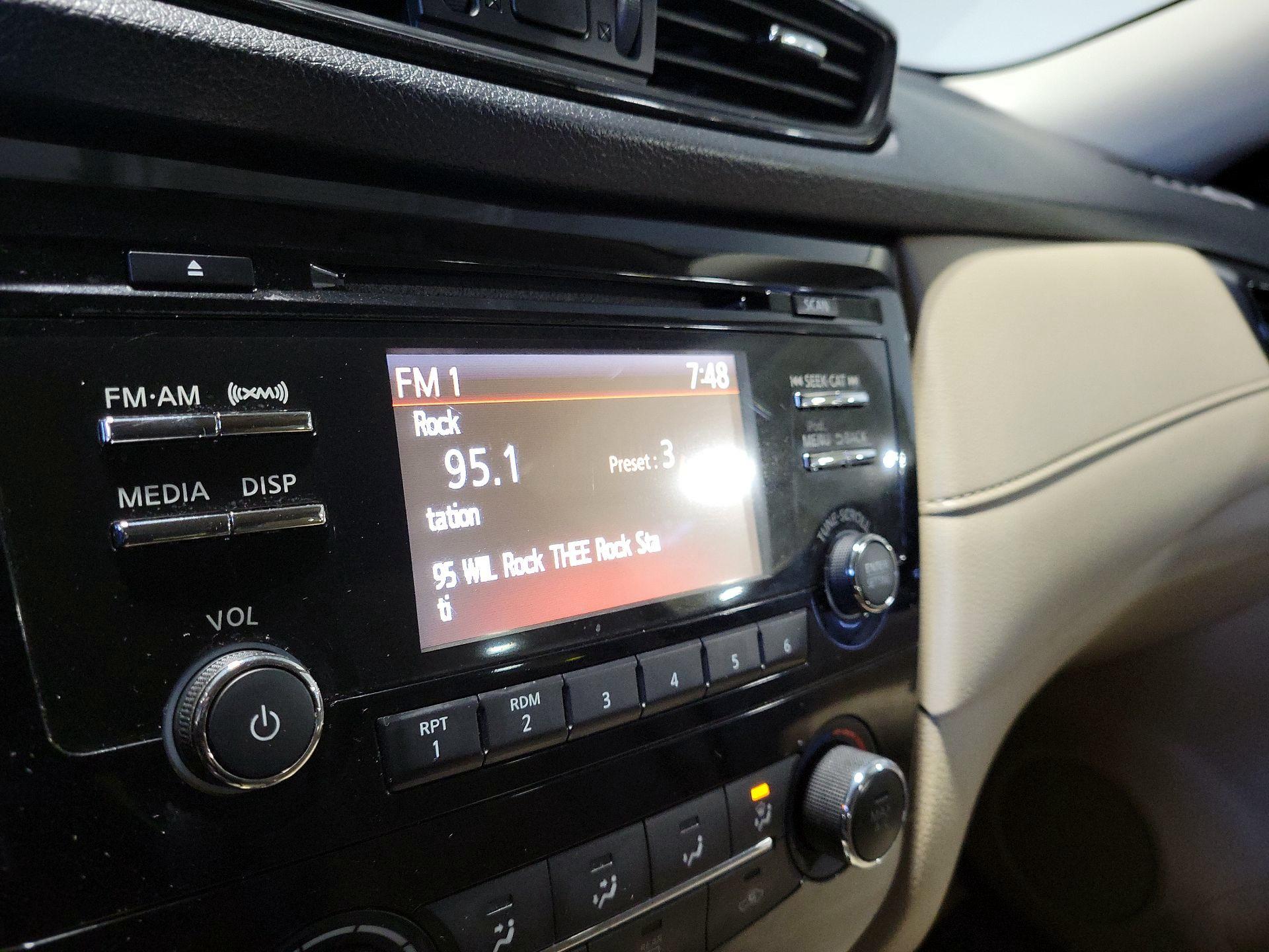 Thumbnail: 2017 Nissan Rogue - 13