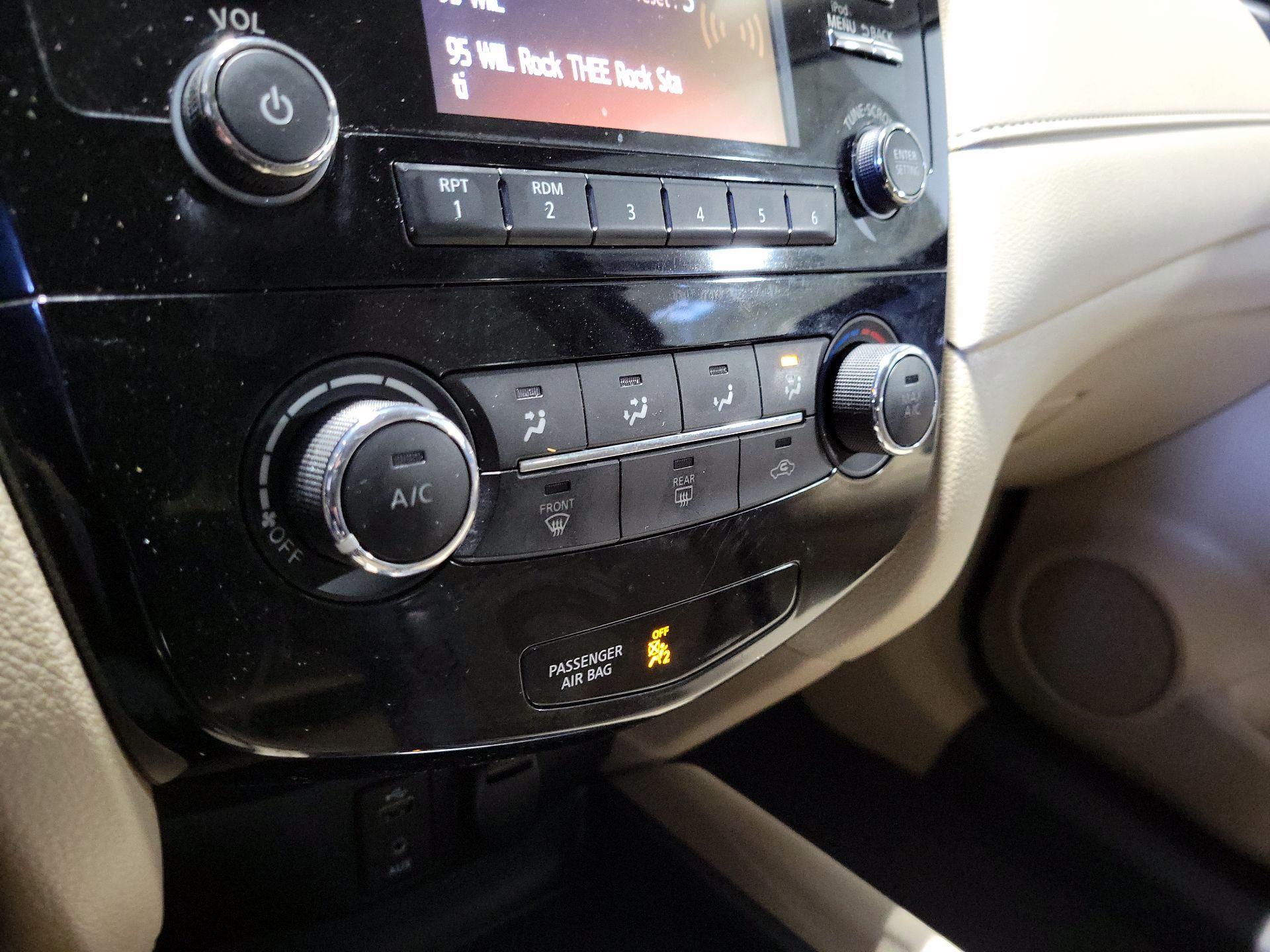 Thumbnail: 2017 Nissan Rogue - 14