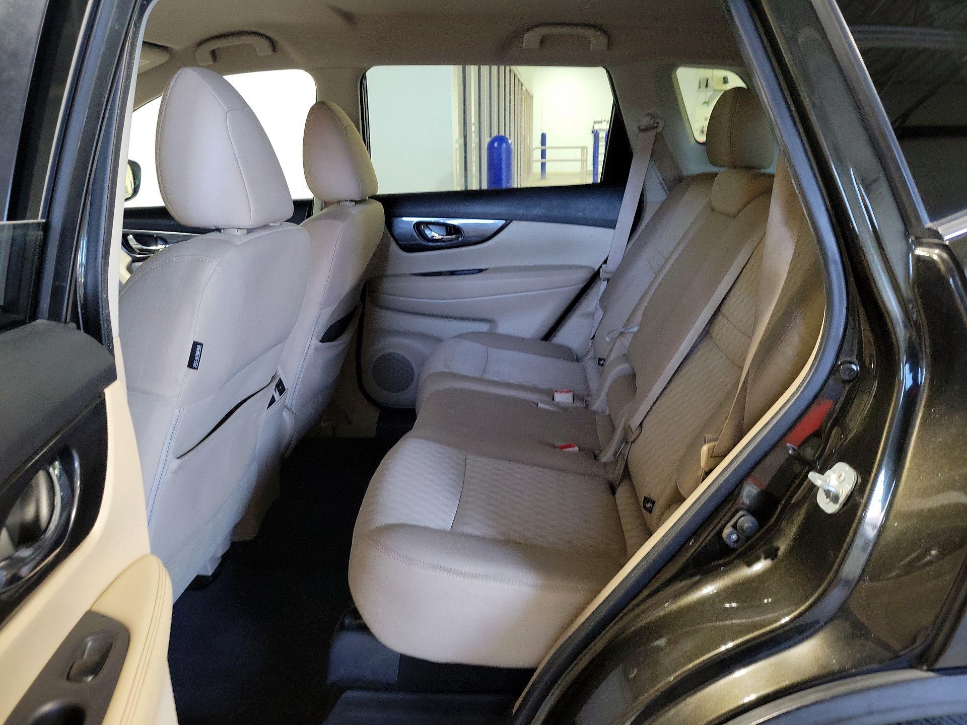 Thumbnail: 2017 Nissan Rogue - 17