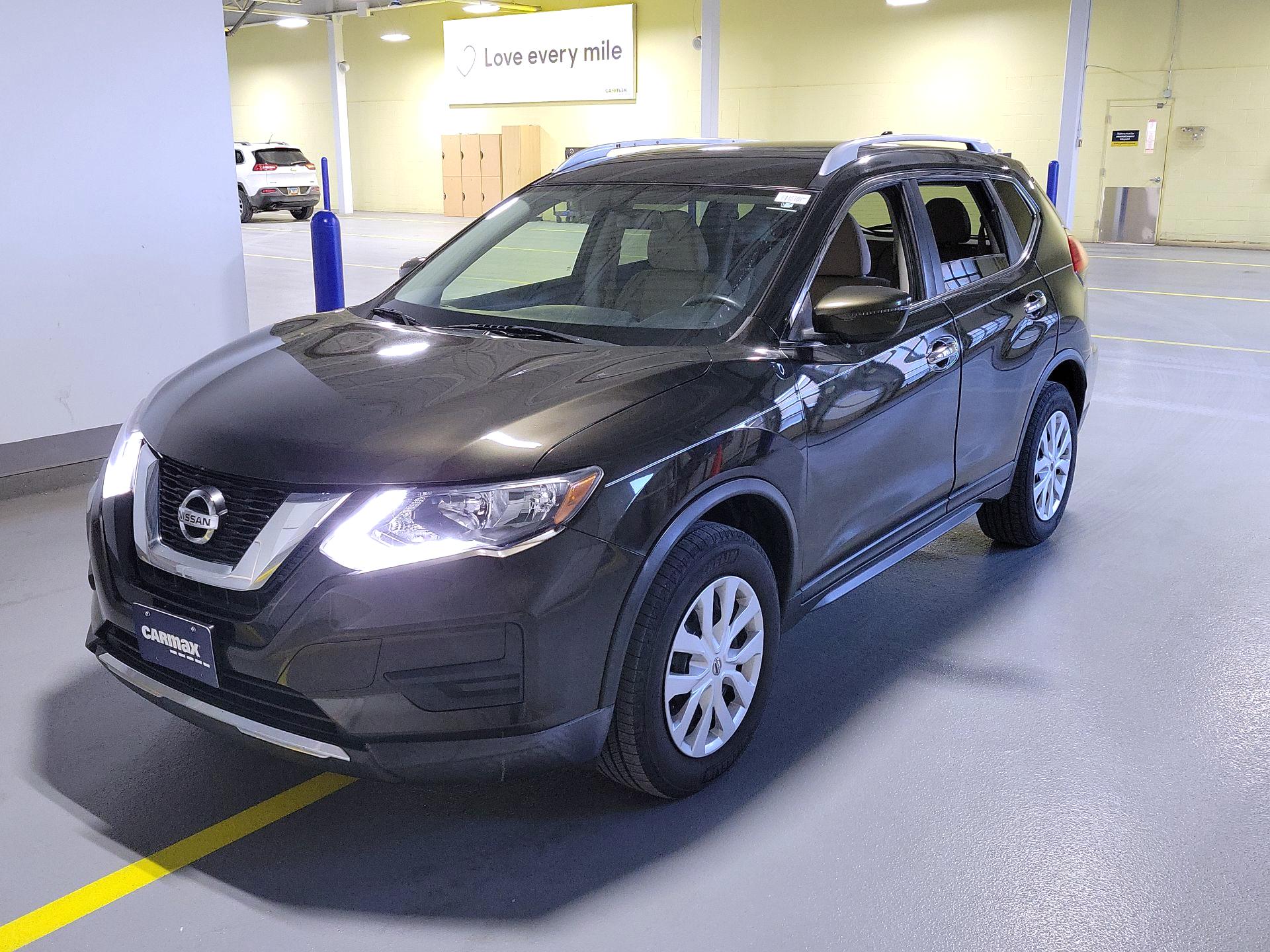 Thumbnail: 2017 Nissan Rogue - 3