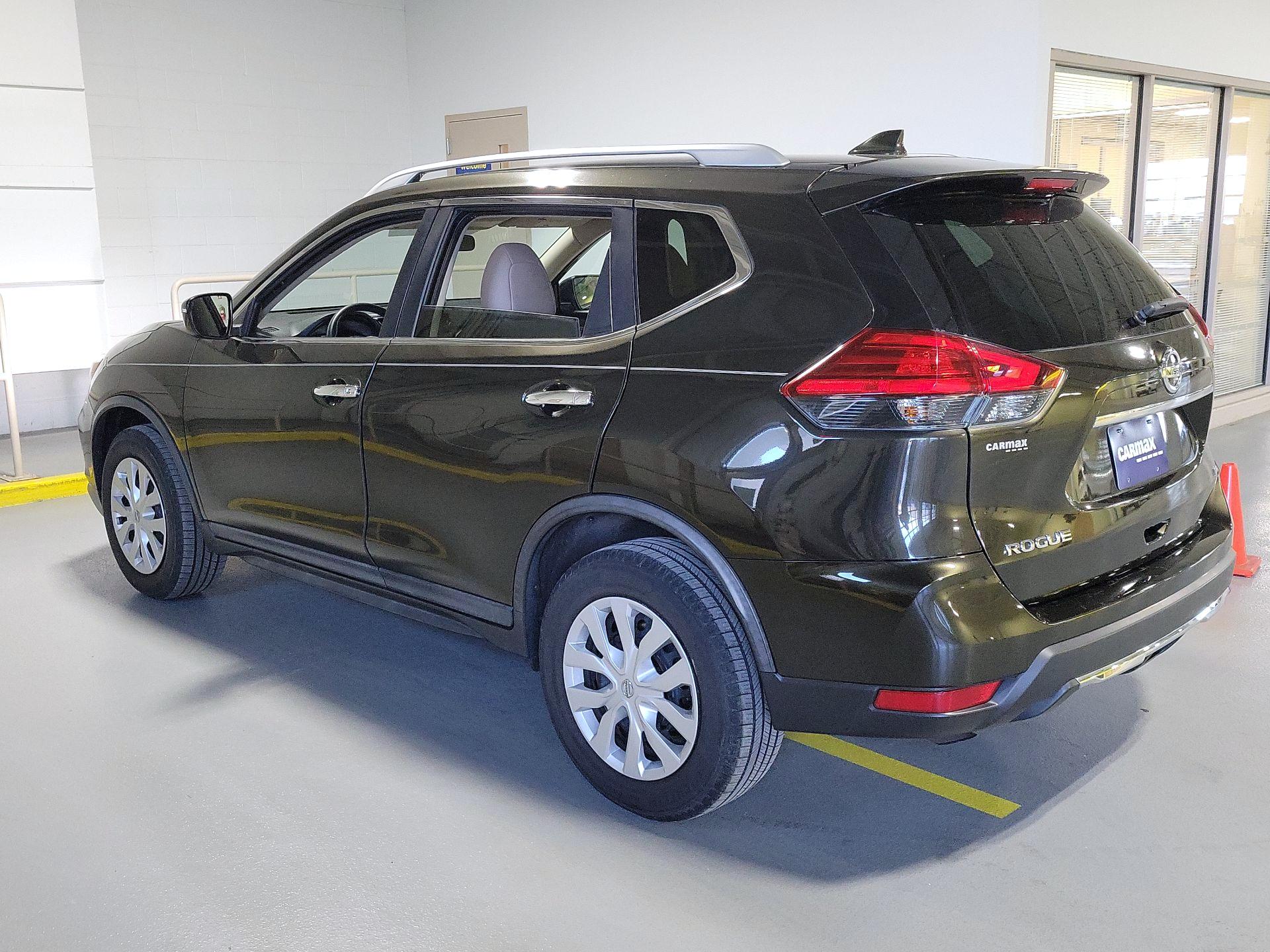 Thumbnail: 2017 Nissan Rogue - 7