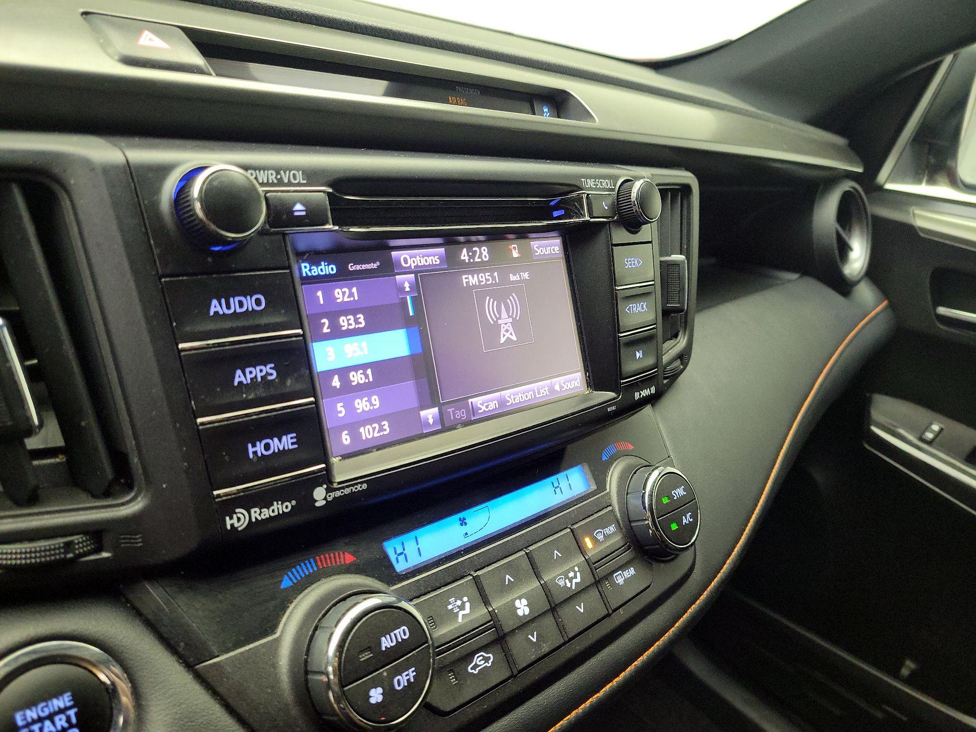 Thumbnail: 2016 Toyota RAV4 - 15