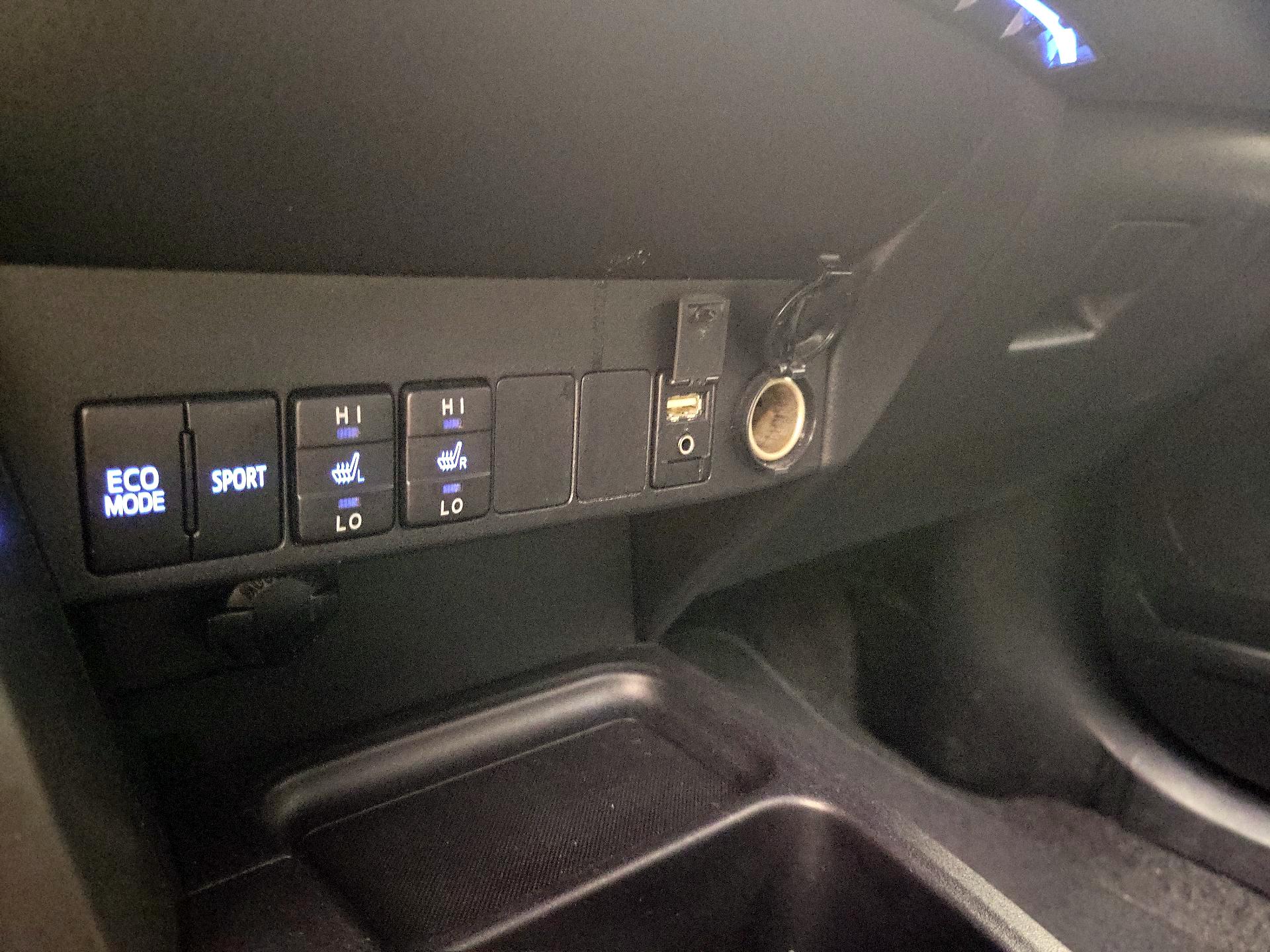 Thumbnail: 2016 Toyota RAV4 - 18