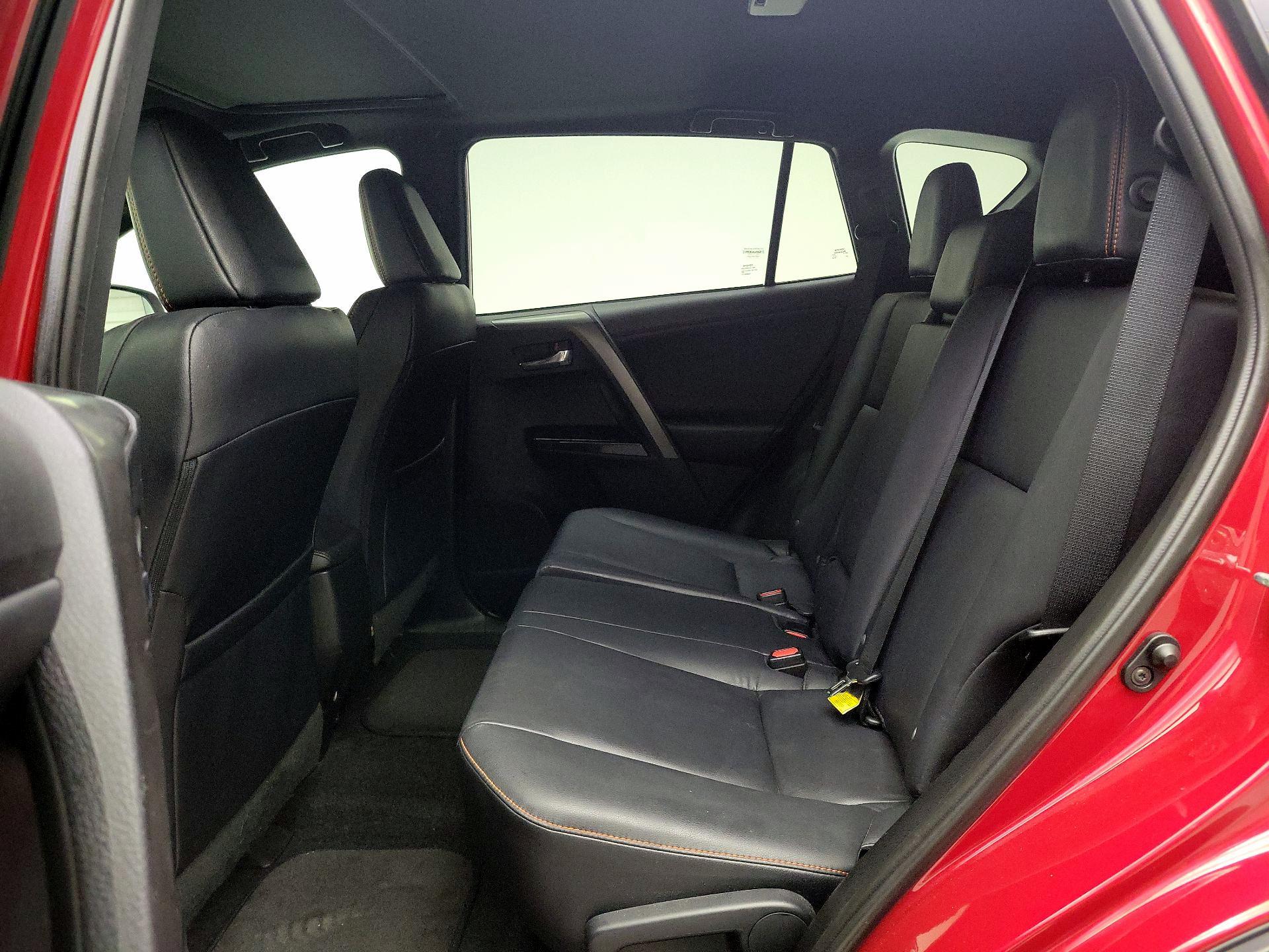 Thumbnail: 2016 Toyota RAV4 - 20