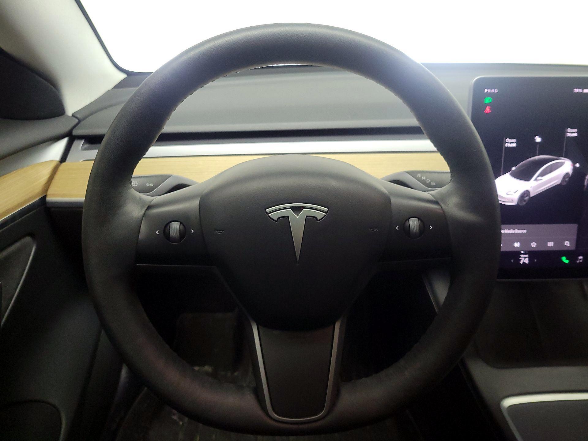 Thumbnail: 2021 Tesla Model 3 - 10