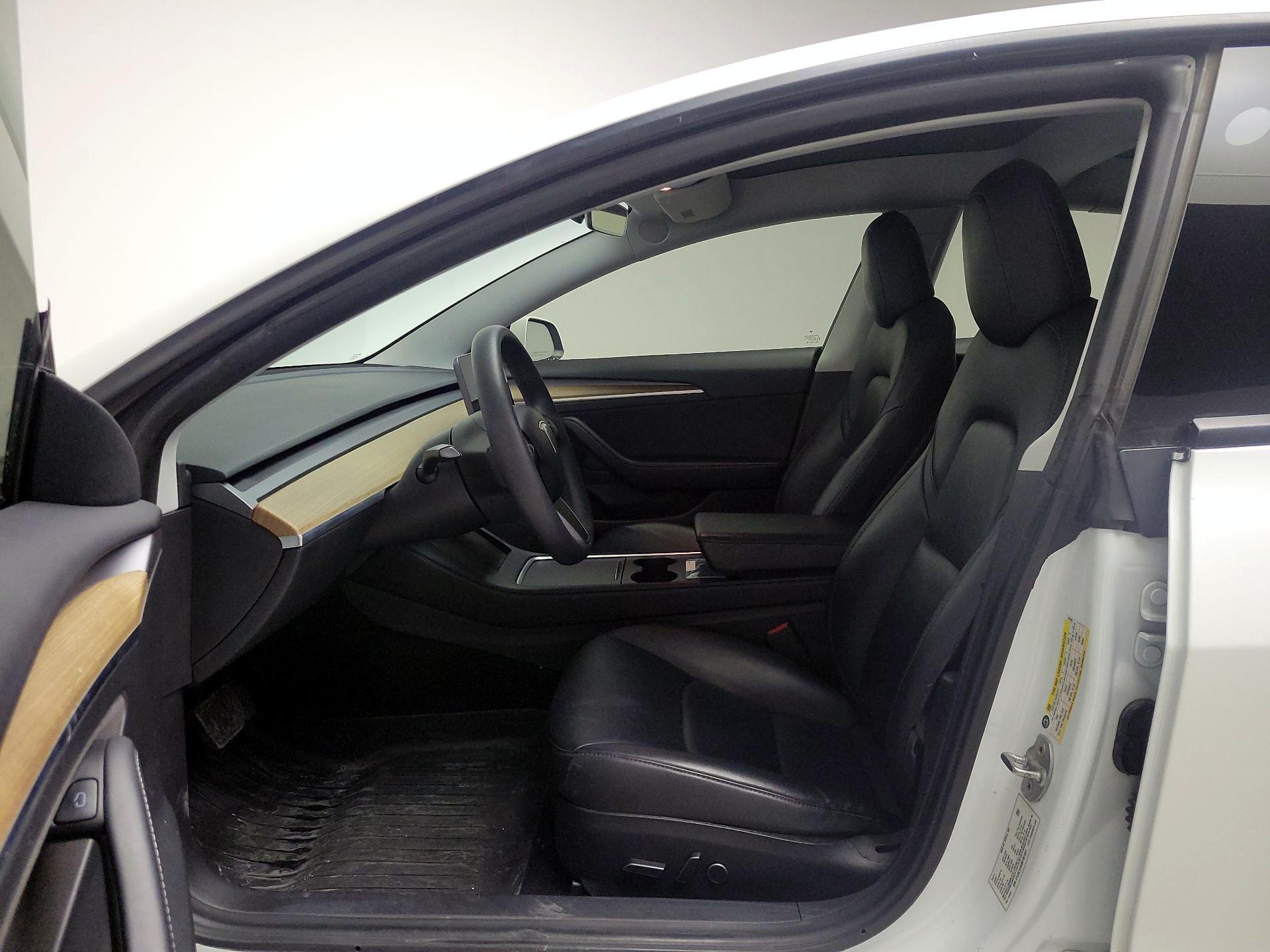 Thumbnail: 2021 Tesla Model 3 - 11