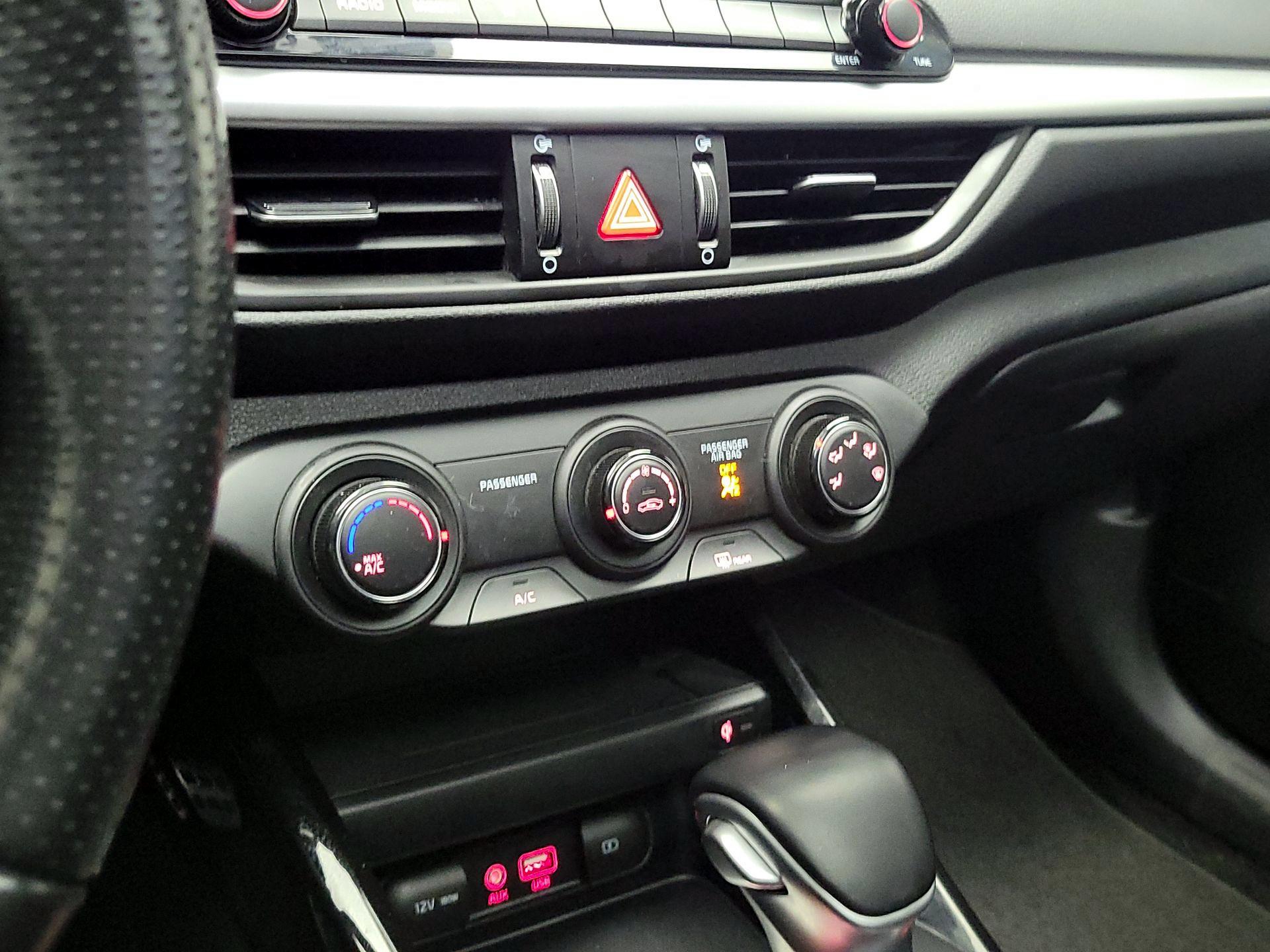 Thumbnail: 2021 Kia Forte - 16