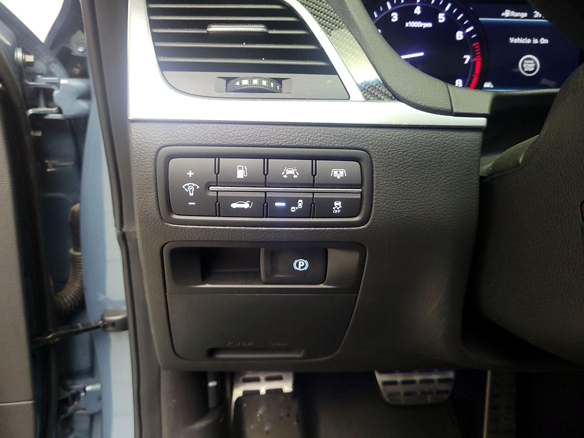 Thumbnail: 2018 Genesis G80 - 13