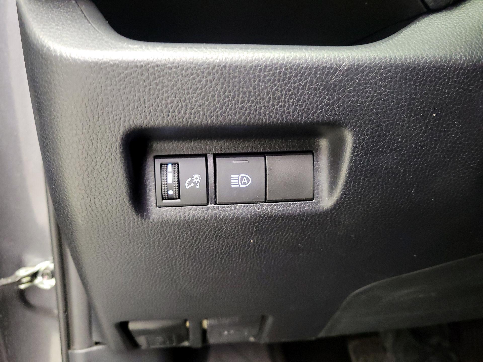 Thumbnail: 2019 Toyota RAV4 - 13