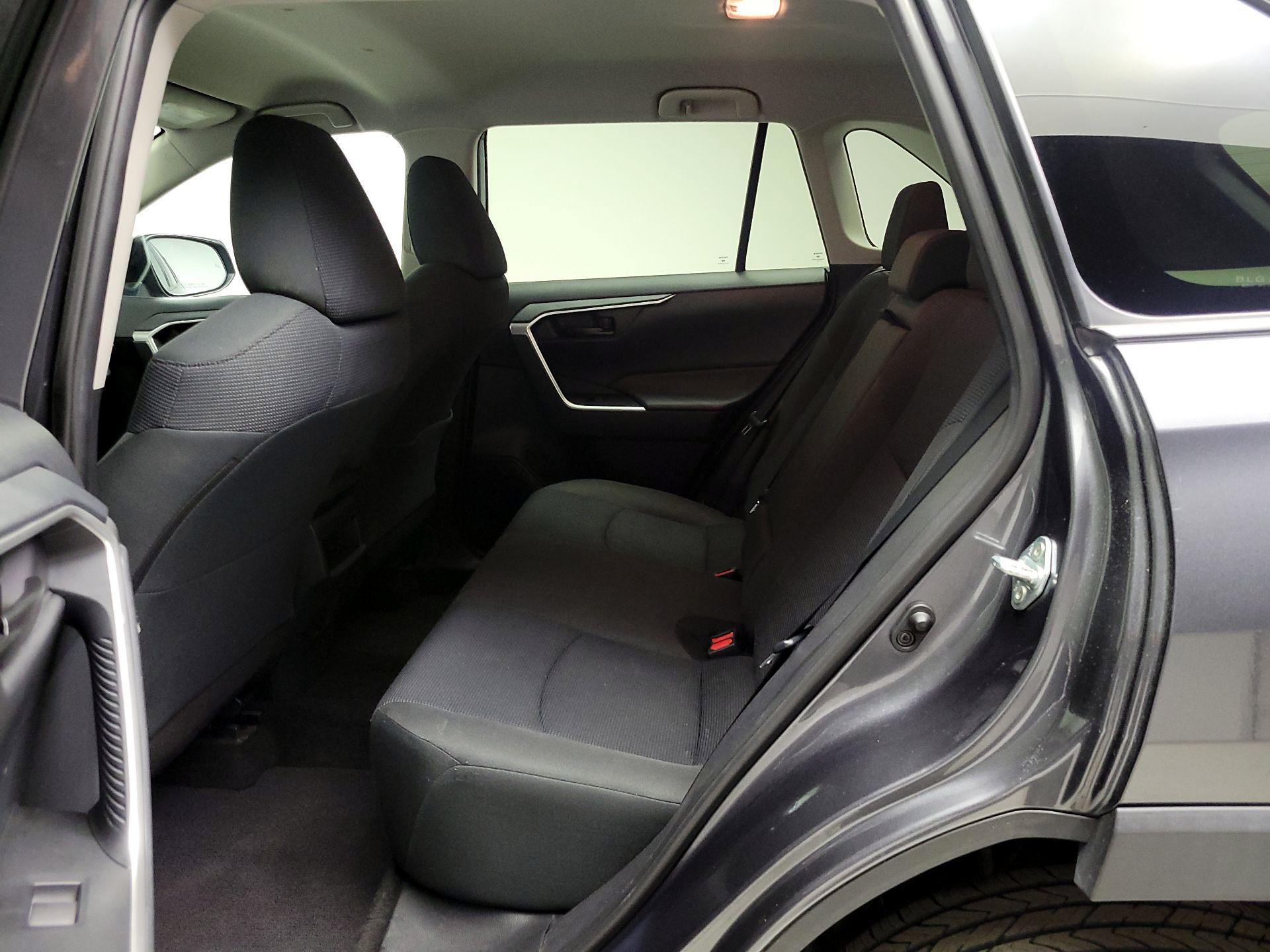 Thumbnail: 2019 Toyota RAV4 - 19