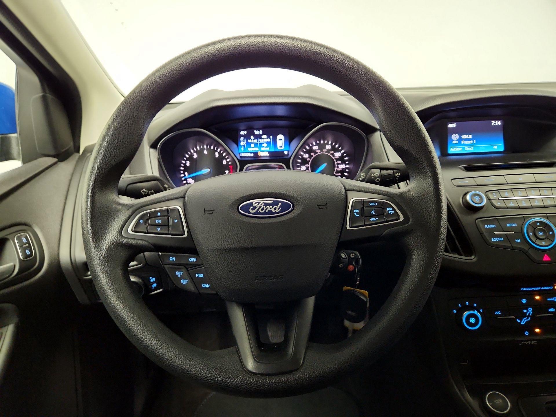 Thumbnail: 2015 Ford Focus - 10