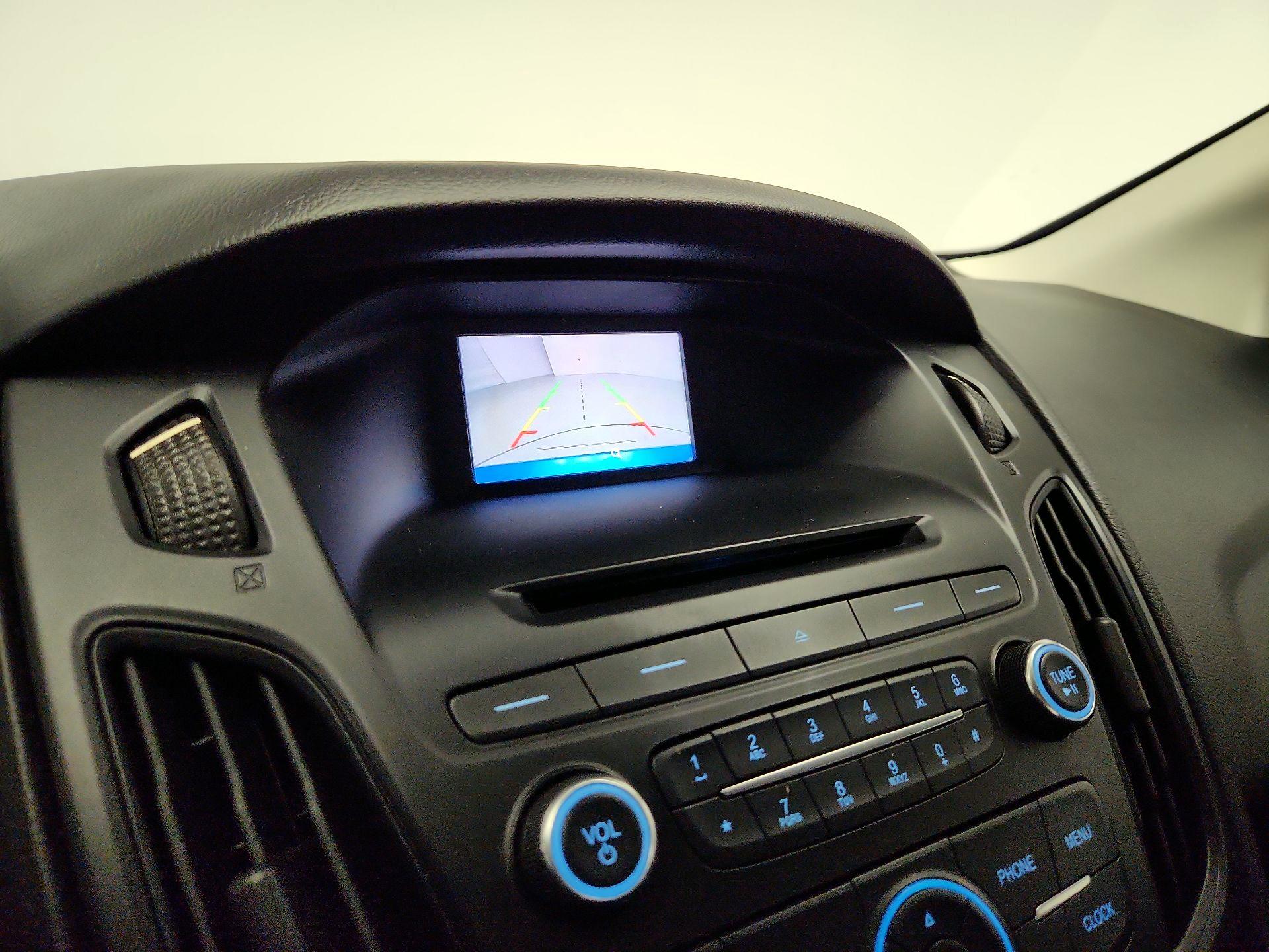 Thumbnail: 2015 Ford Focus - 14