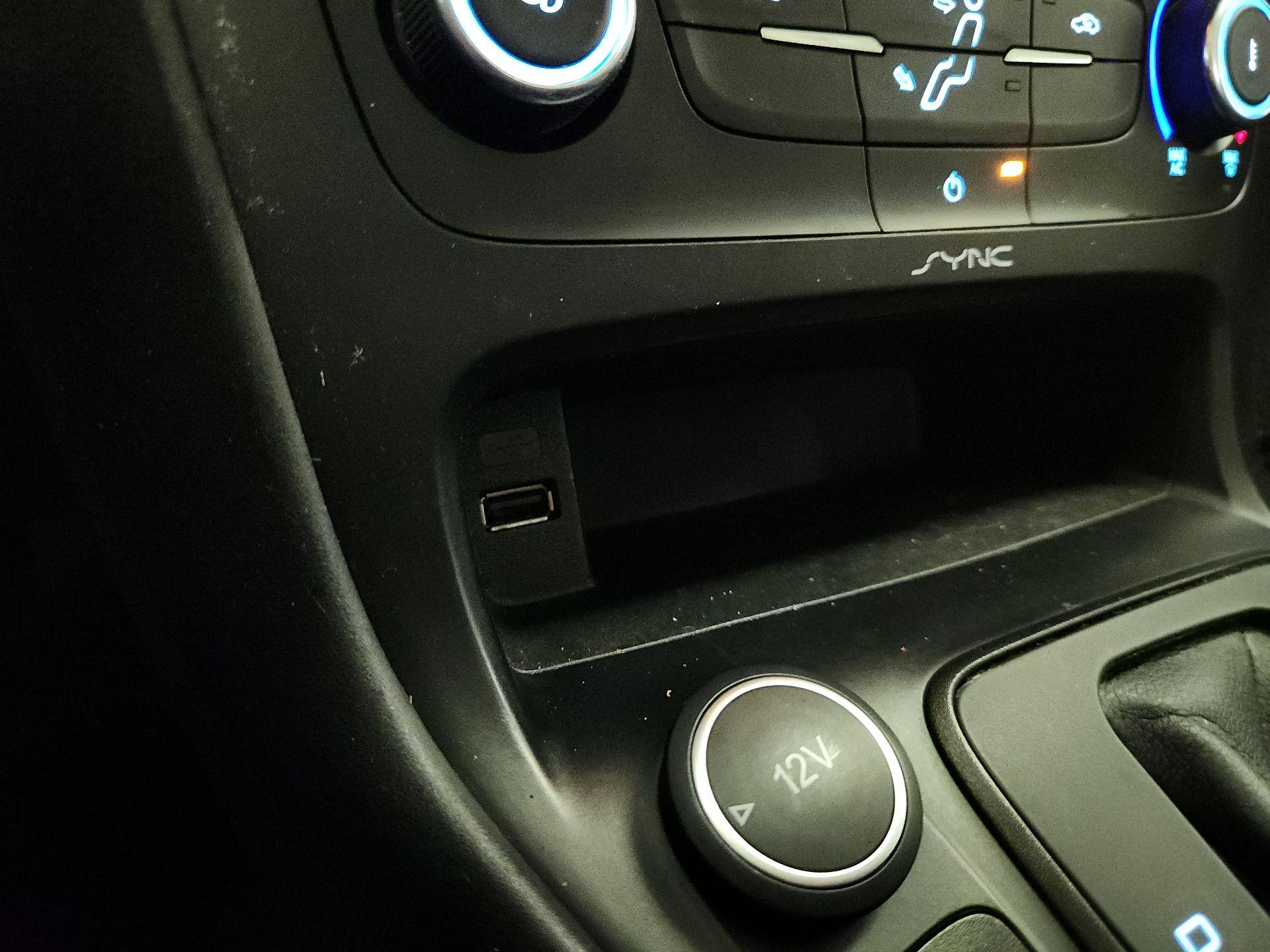 Thumbnail: 2015 Ford Focus - 18