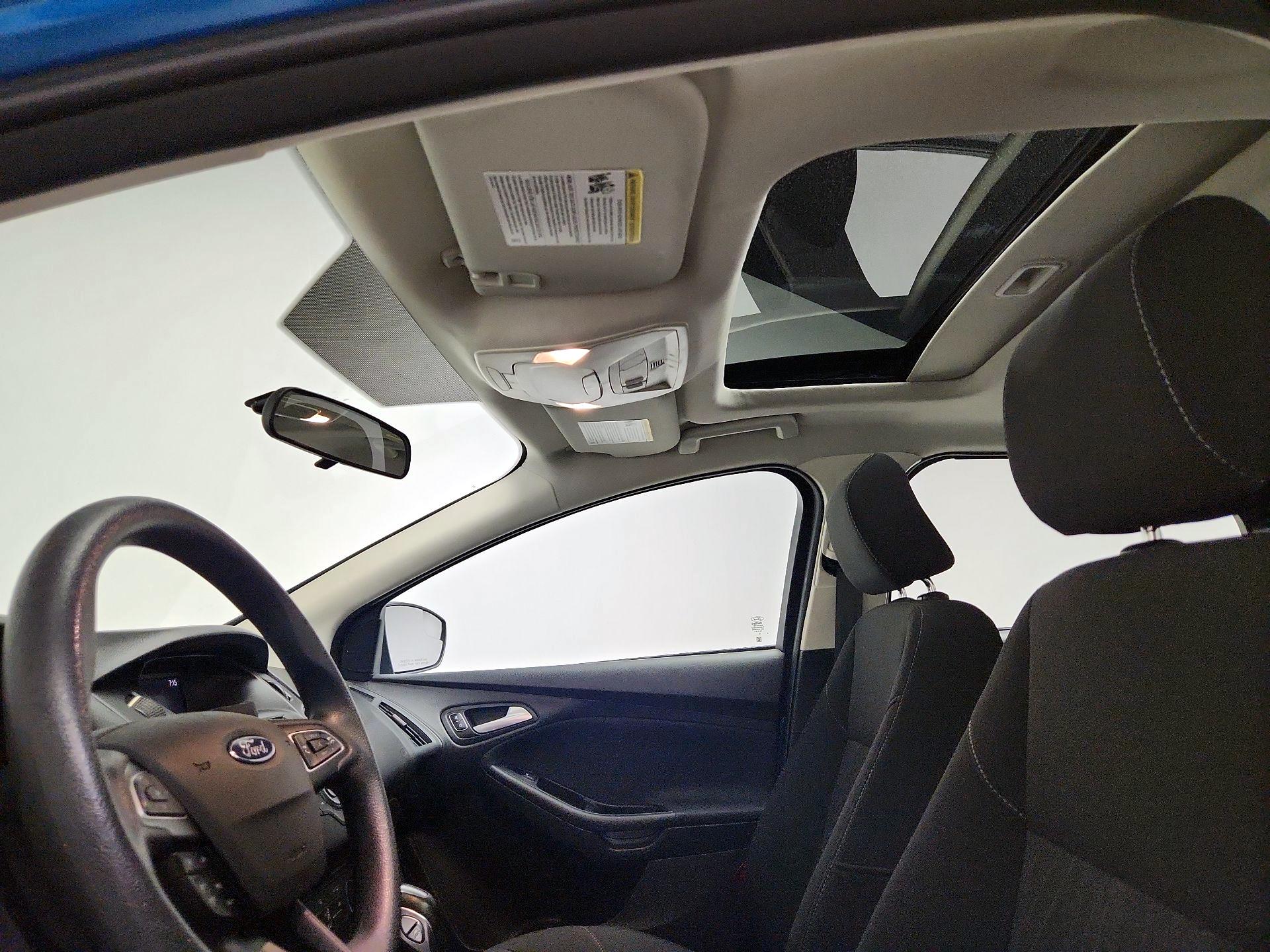 Thumbnail: 2015 Ford Focus - 19