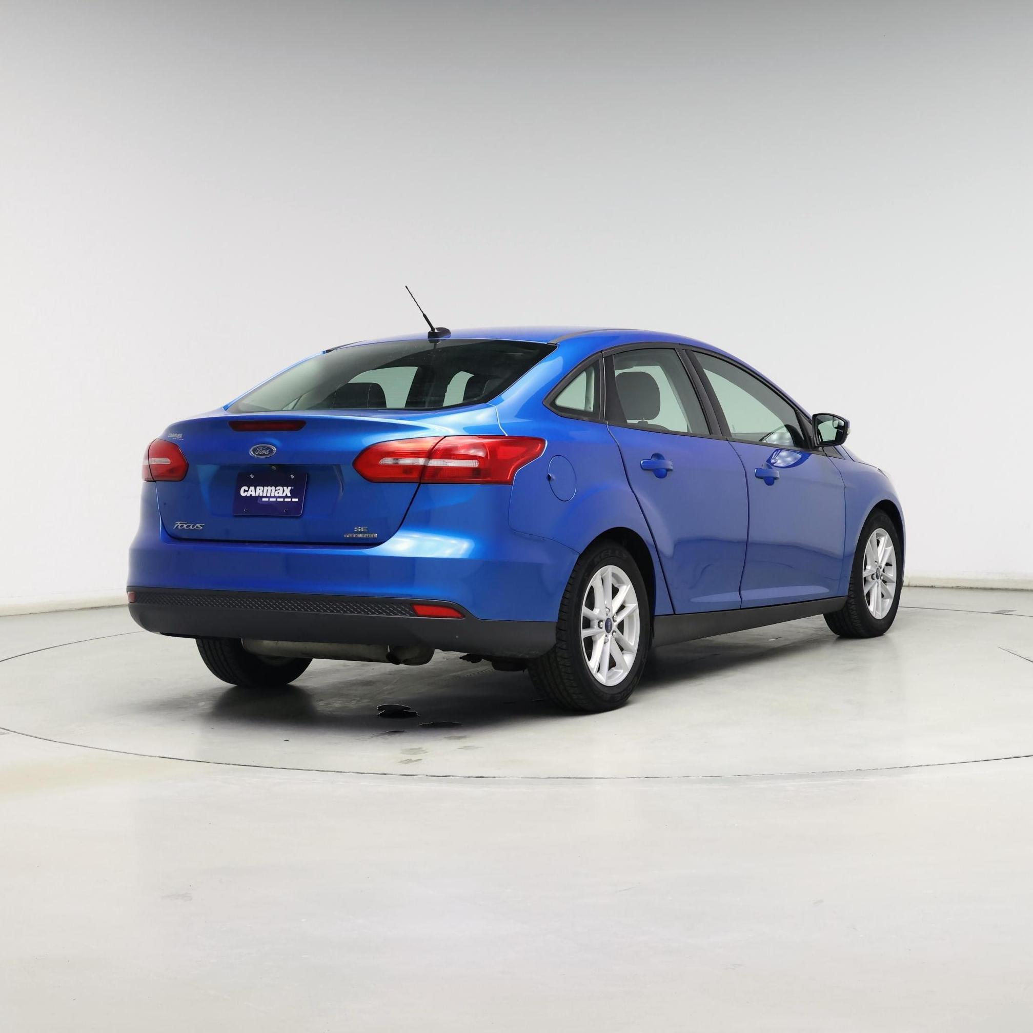 Thumbnail: 2015 Ford Focus - 8