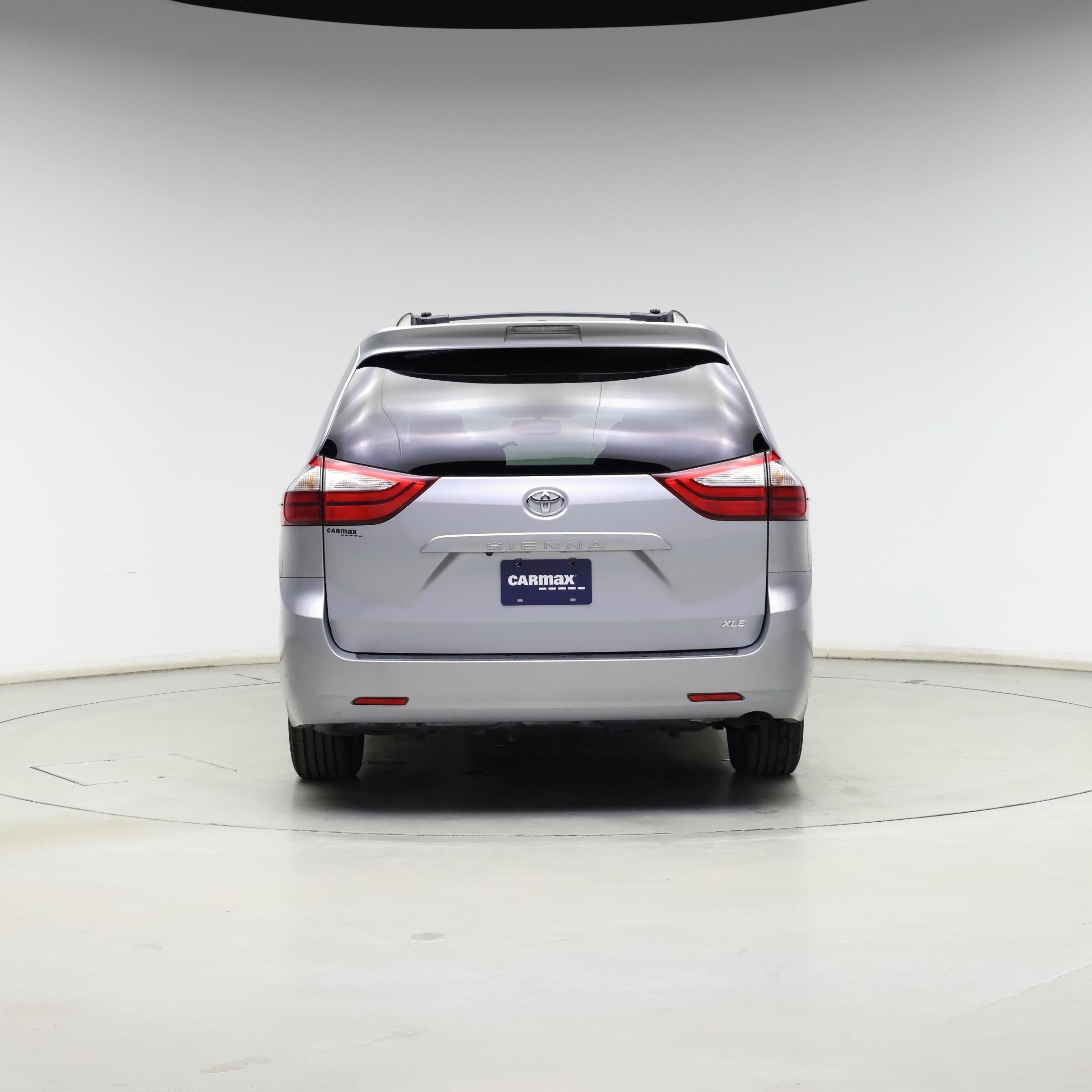 Thumbnail: 2017 Toyota Sienna - 6