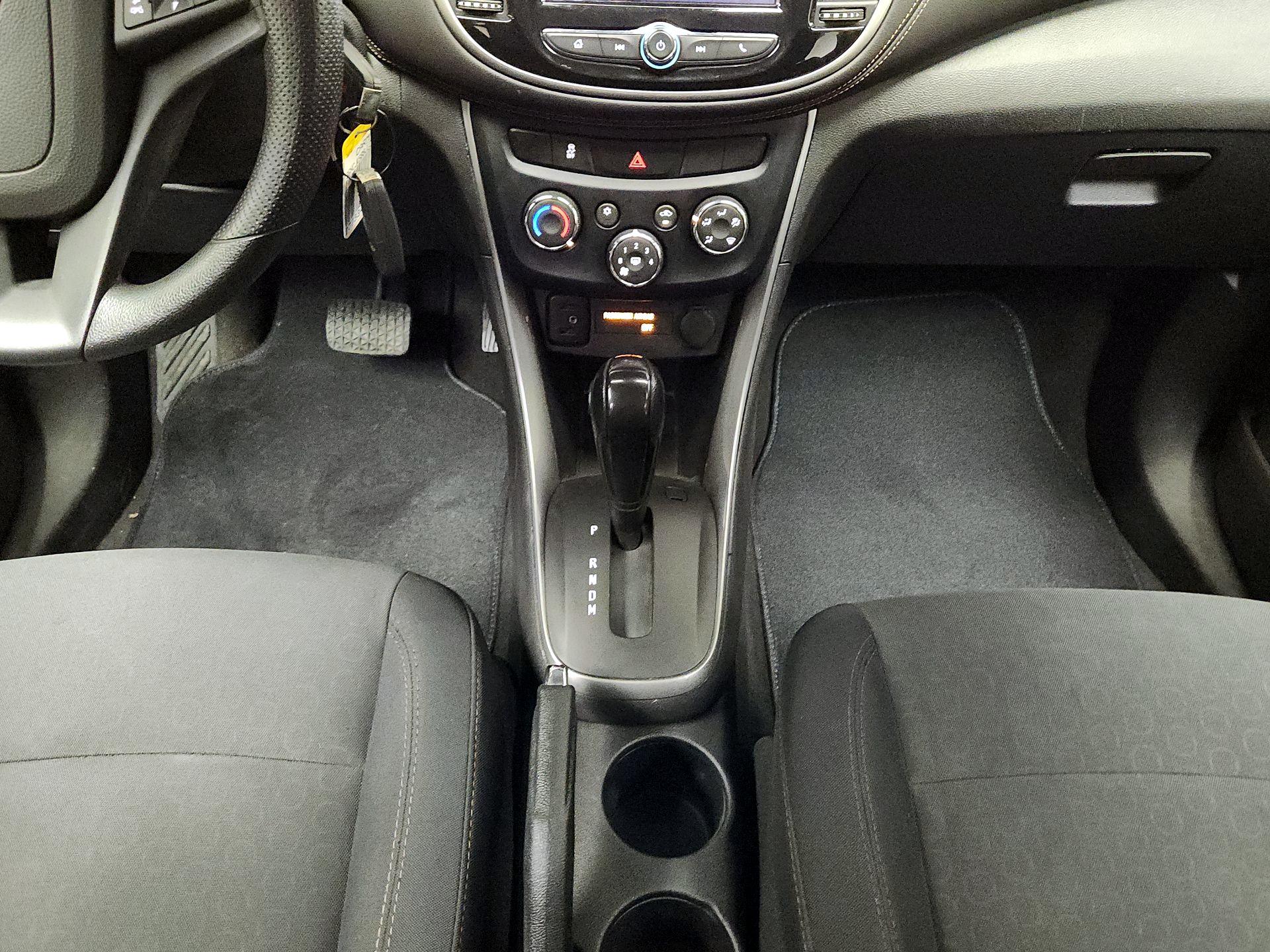 Thumbnail: 2018 Chevrolet Trax - 17