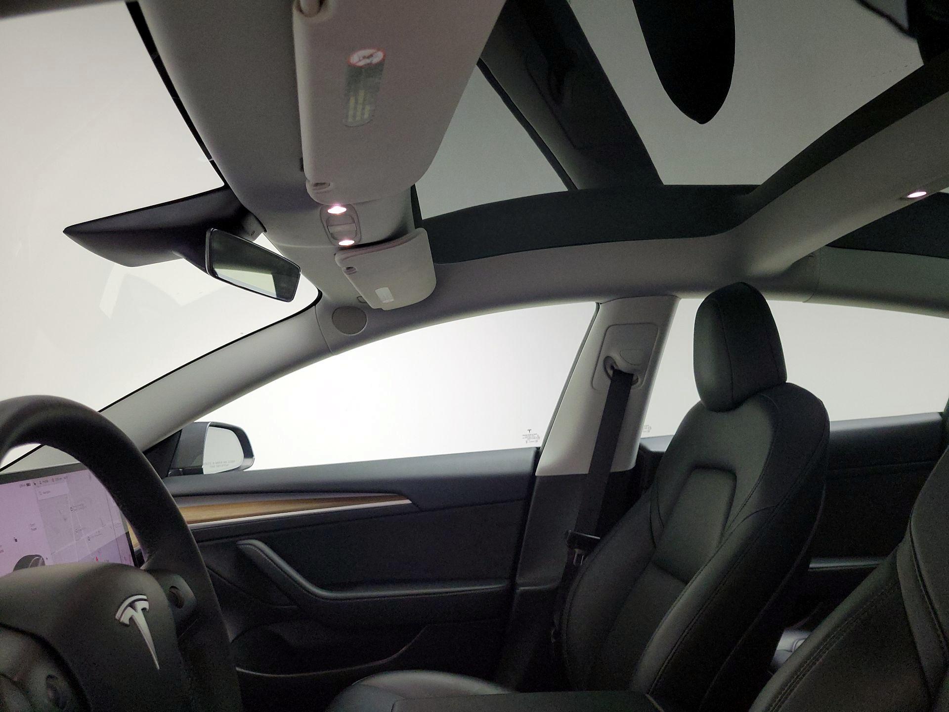 Thumbnail: 2022 Tesla Model 3 - 18