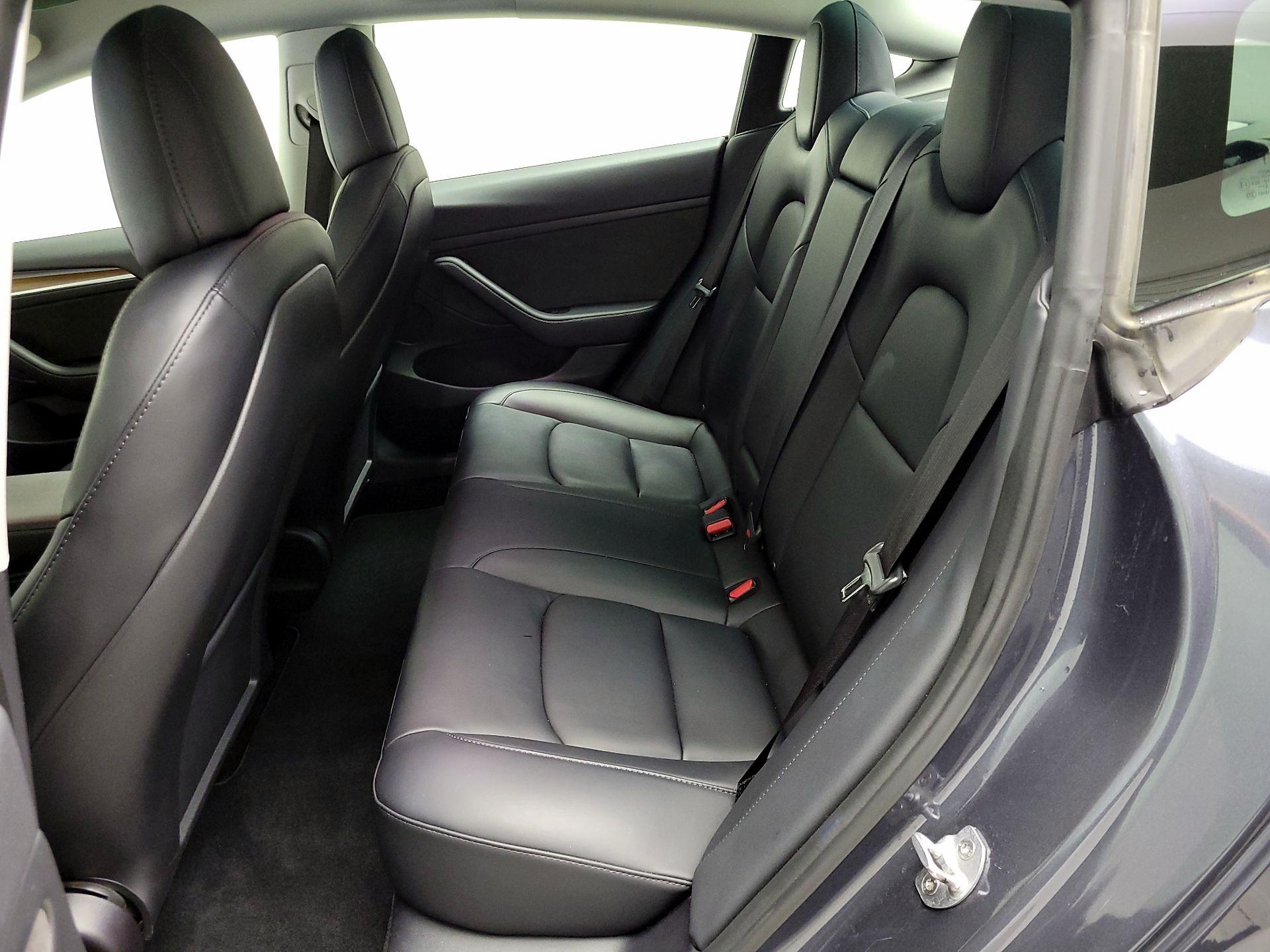 Thumbnail: 2022 Tesla Model 3 - 19