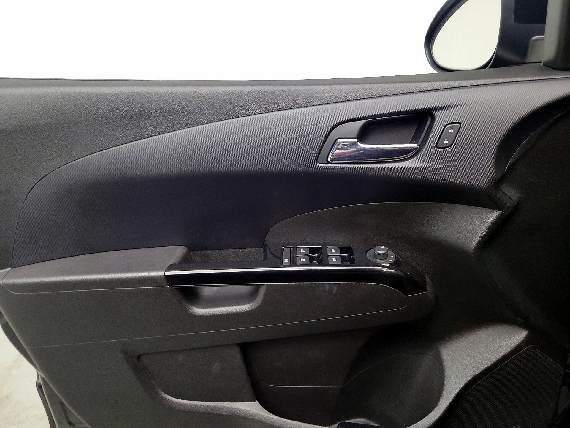 Thumbnail: 2018 Chevrolet Sonic - 12